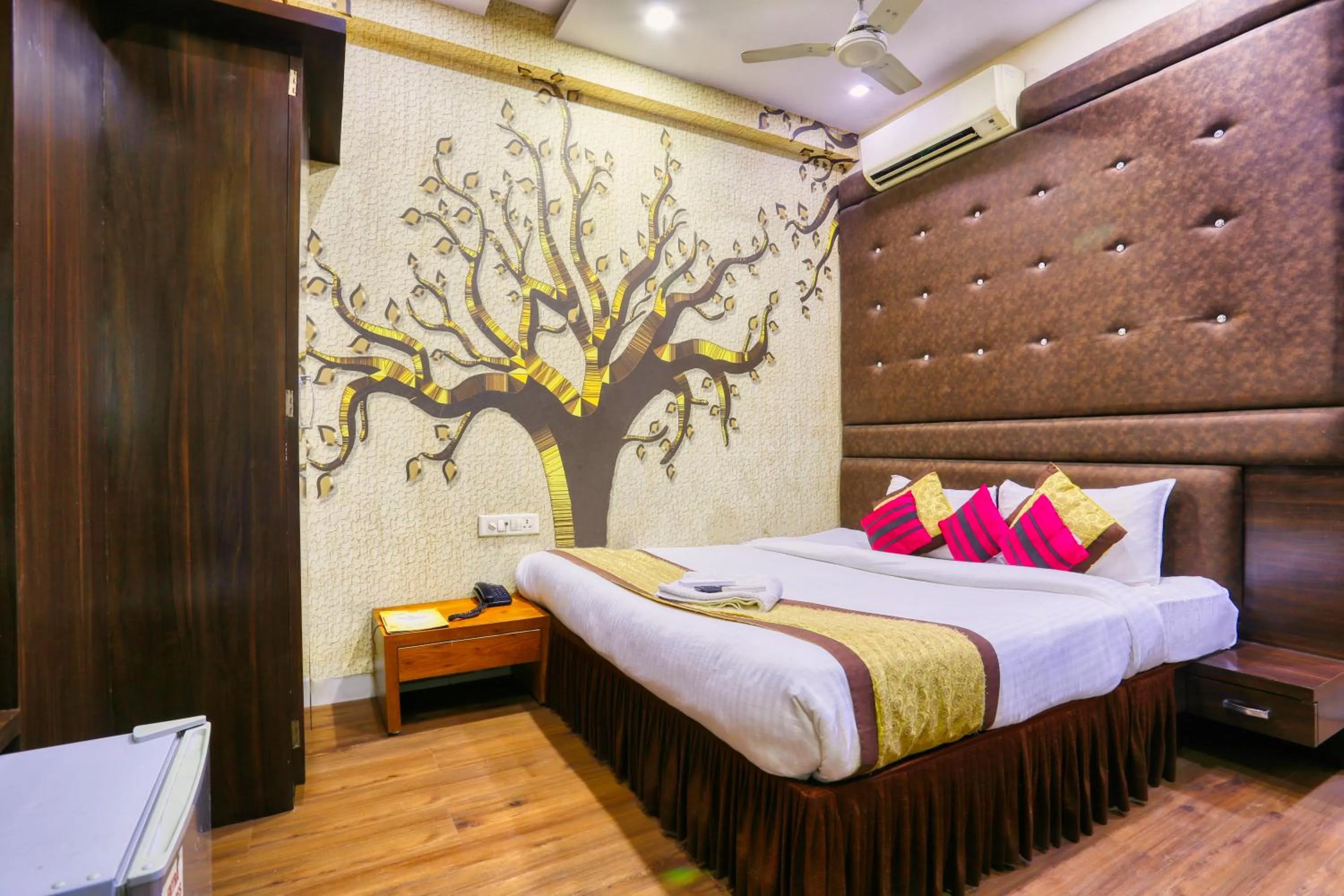 Bedroom, Bed in The Ashoka Hotel