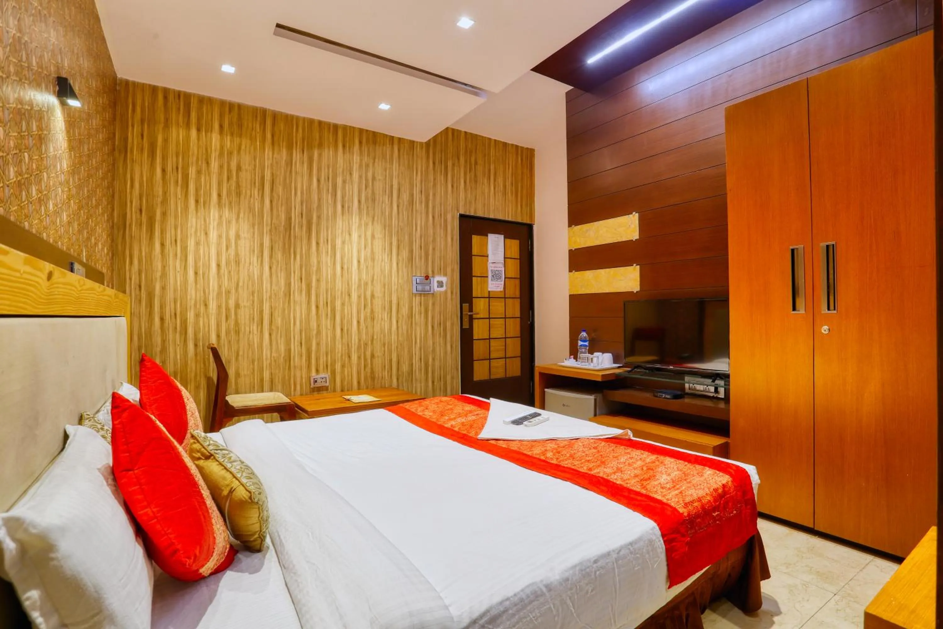 Bedroom, Bed in The Ashoka Hotel