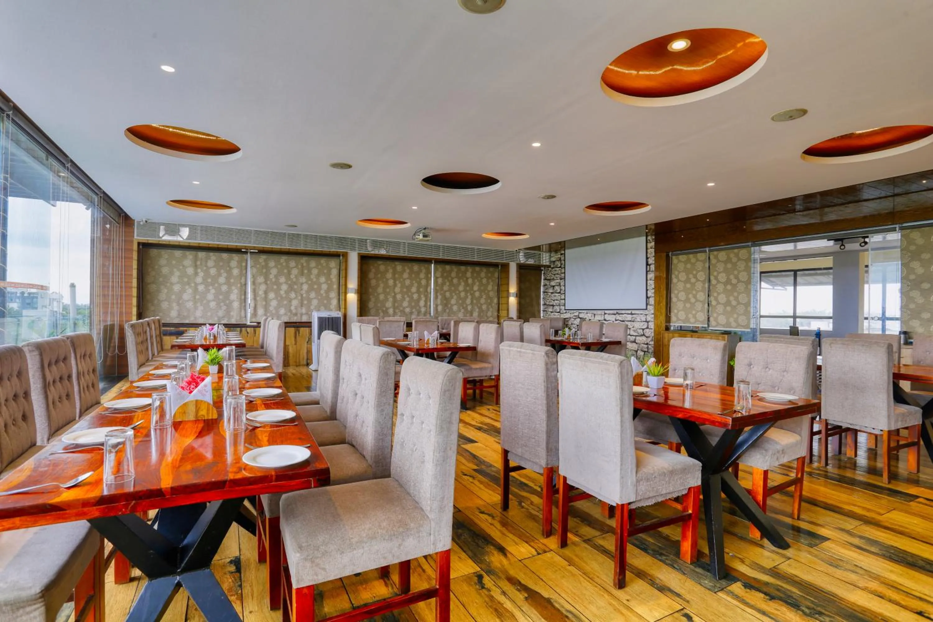 Restaurant/places to eat in The Ashoka Hotel