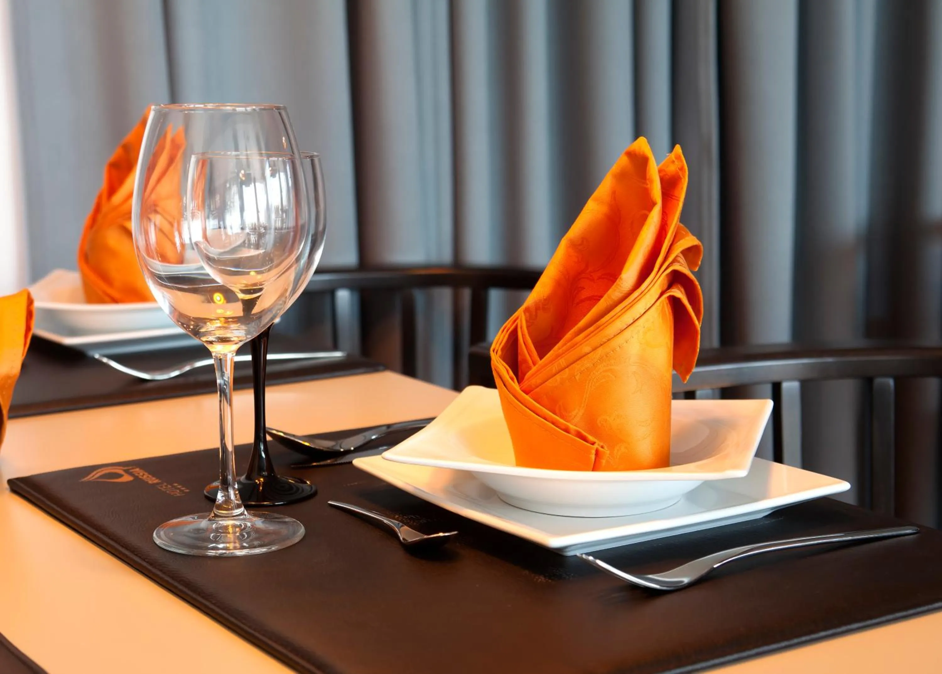 Restaurant/places to eat in Hotel Russia