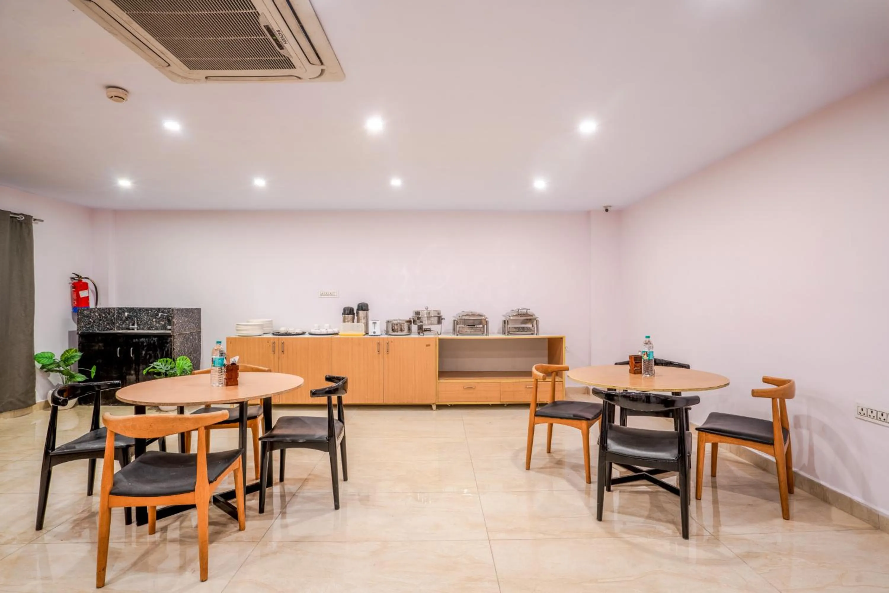 Dining area in Treebo De Alphabet Nagole