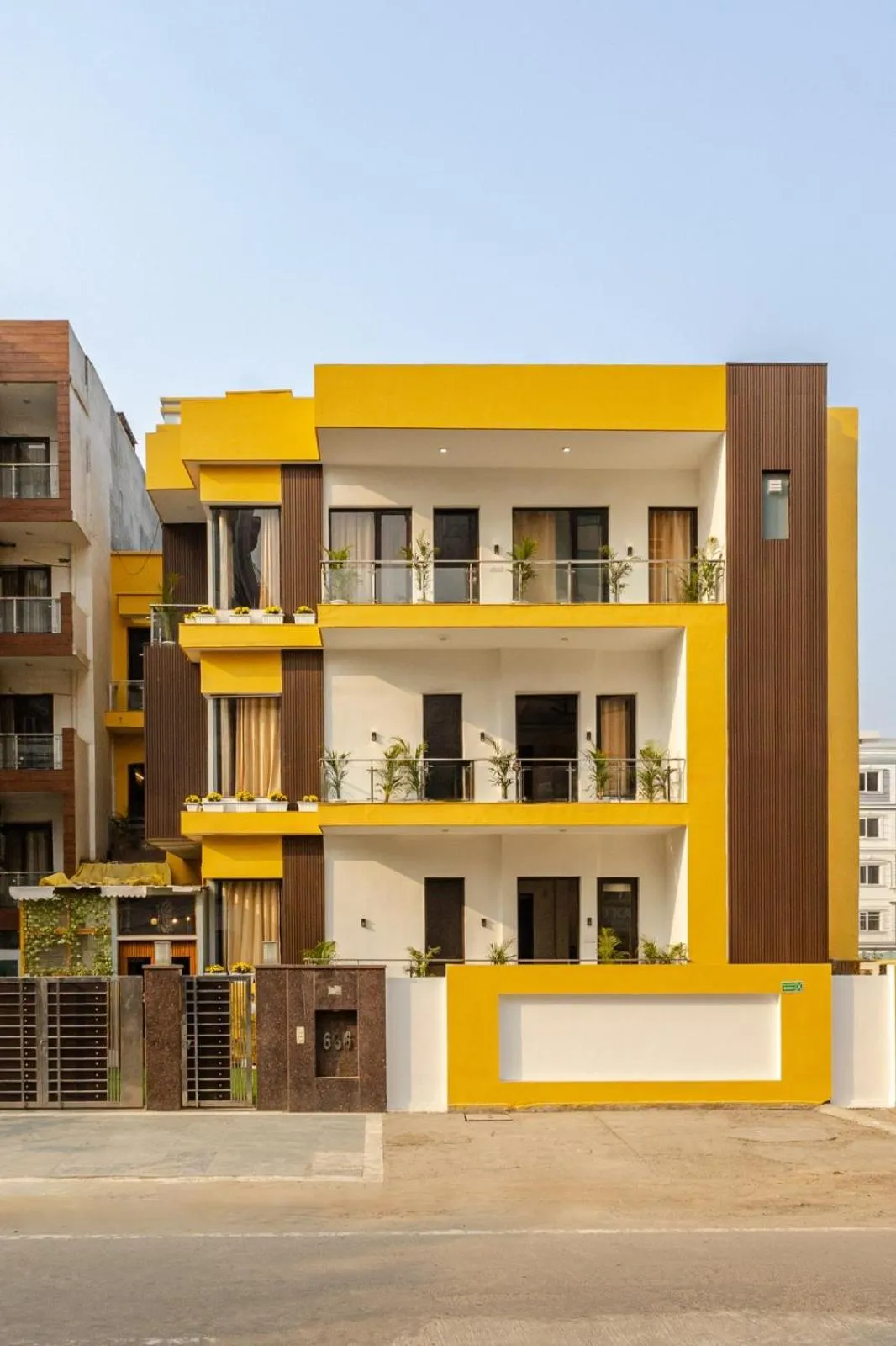 Property building in Lime Tree Hotel - Golf Course Road, Sector-43, Gurugram