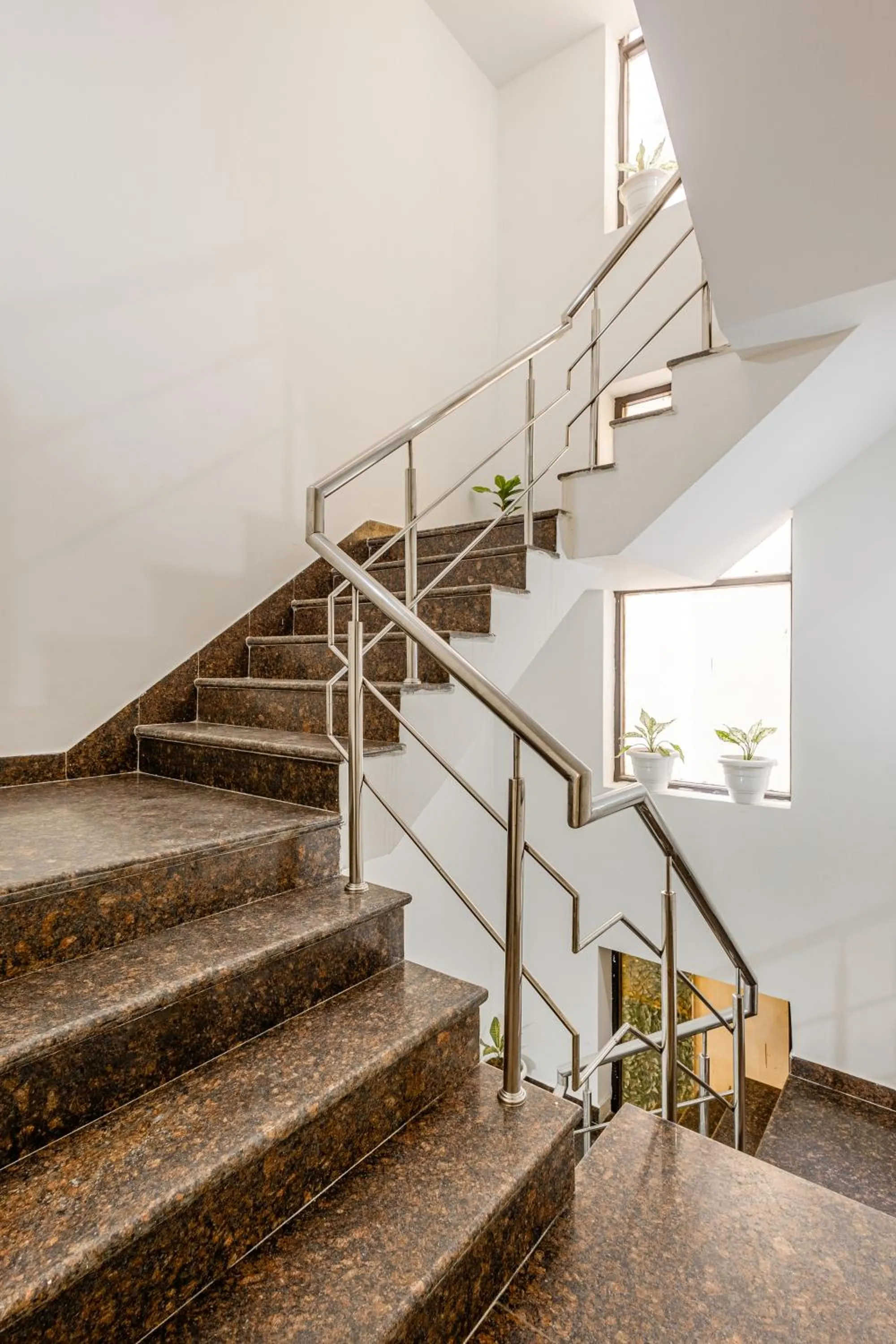 Area and facilities in Lime Tree Hotel - Golf Course Road, Sector-43, Gurugram