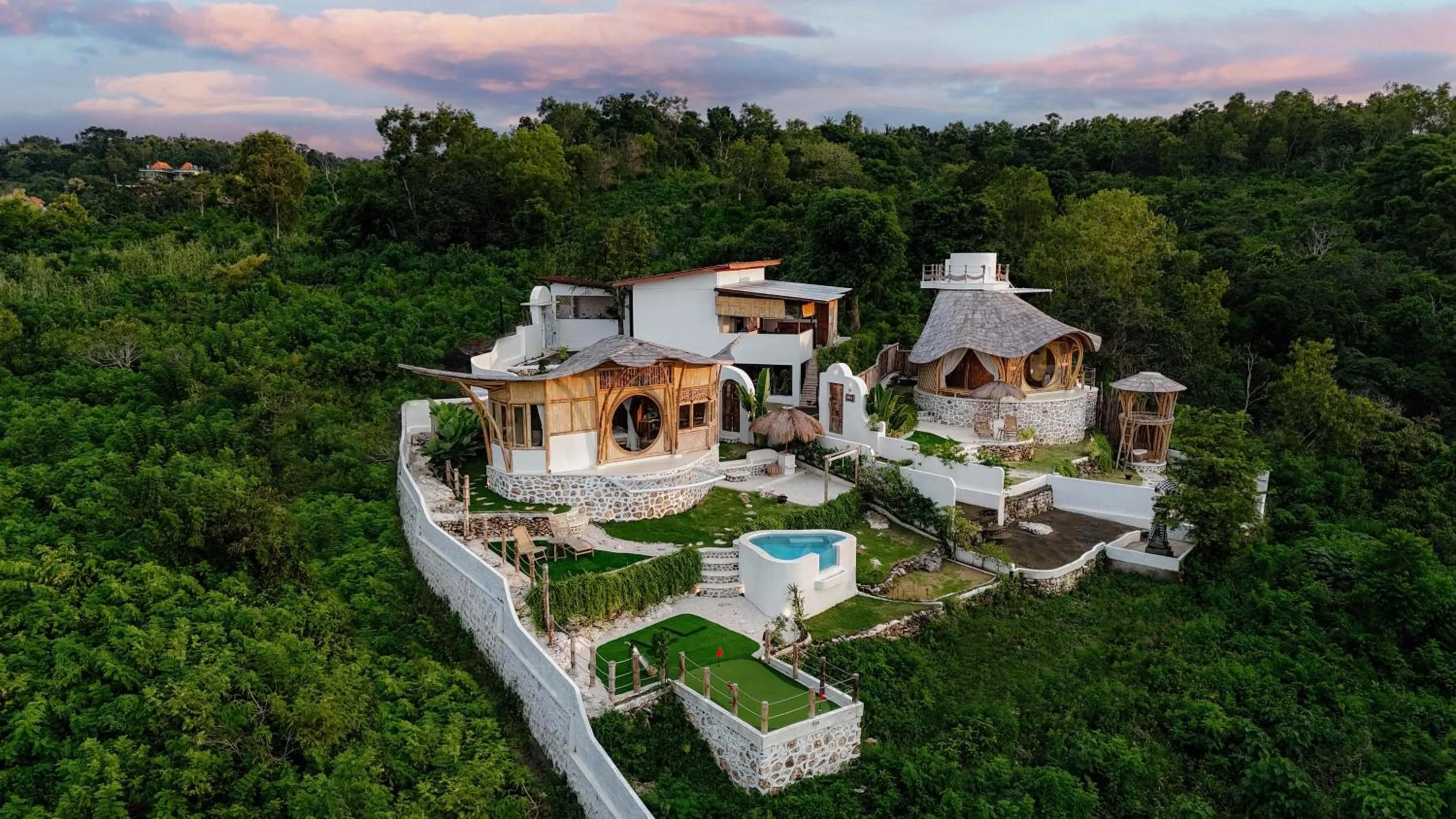 Property building in Camanta Penida - Adult Only