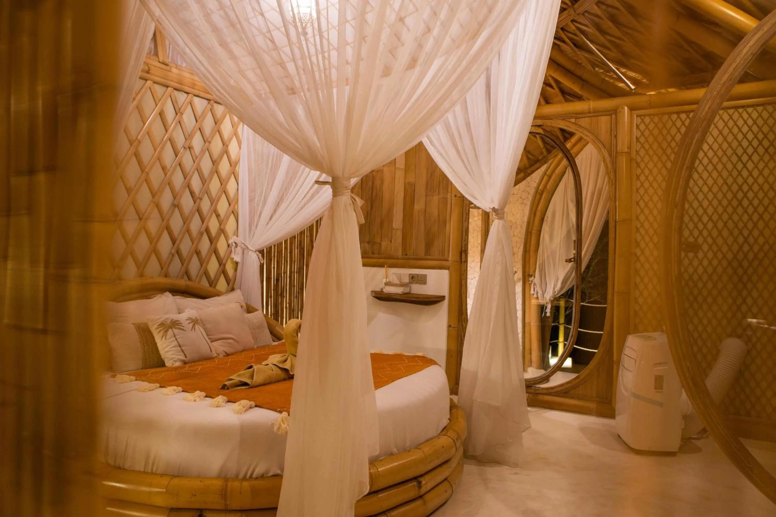 Bed in Camanta Penida - Adult Only