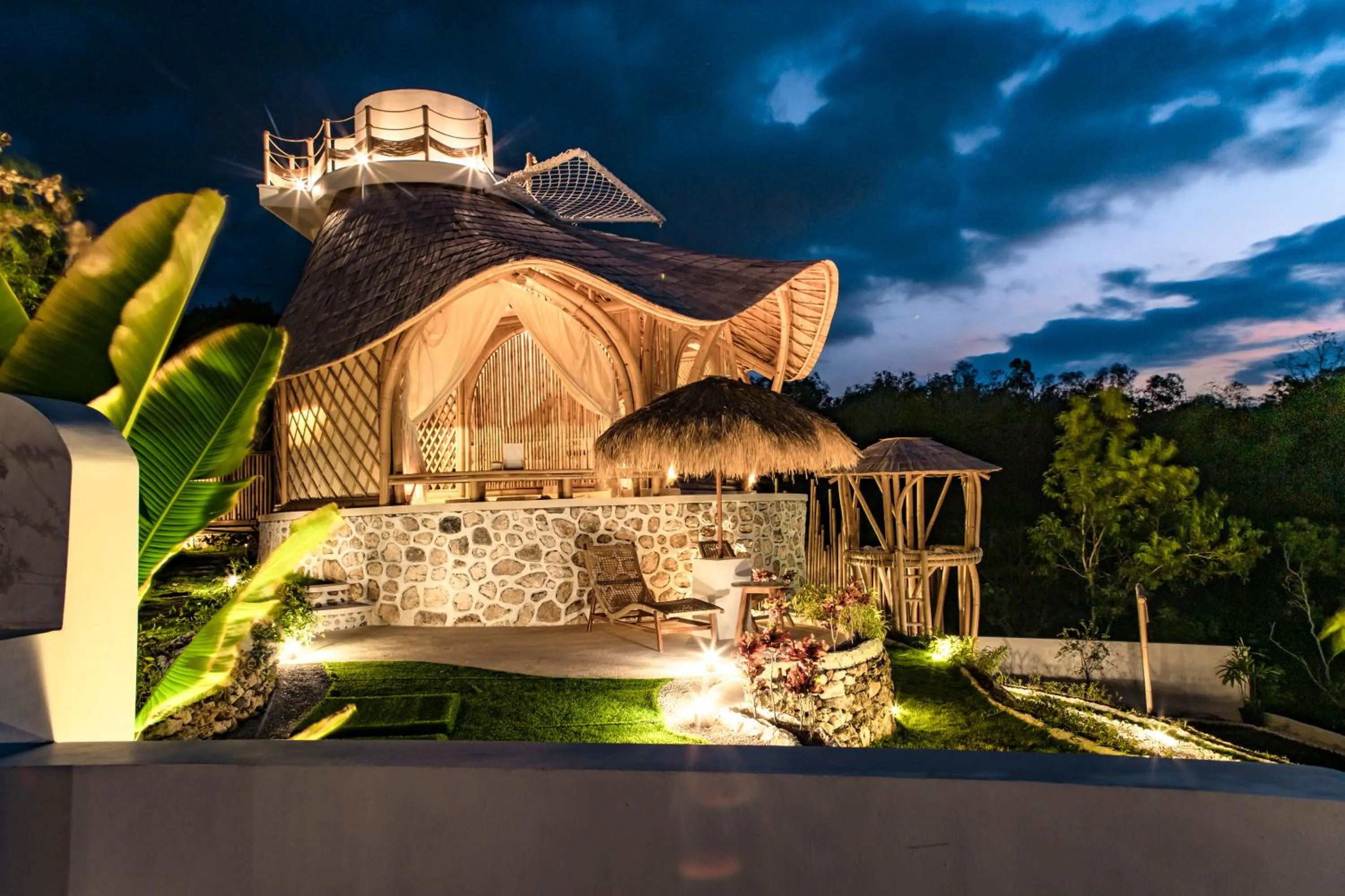 Property building in Camanta Penida - Adult Only