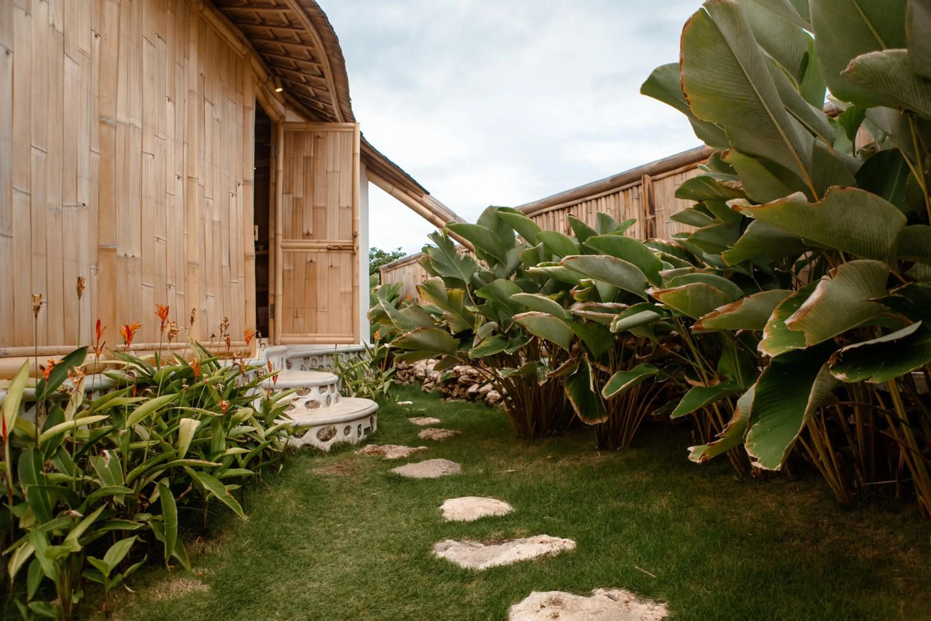 Spring in Camanta Penida - Adult Only