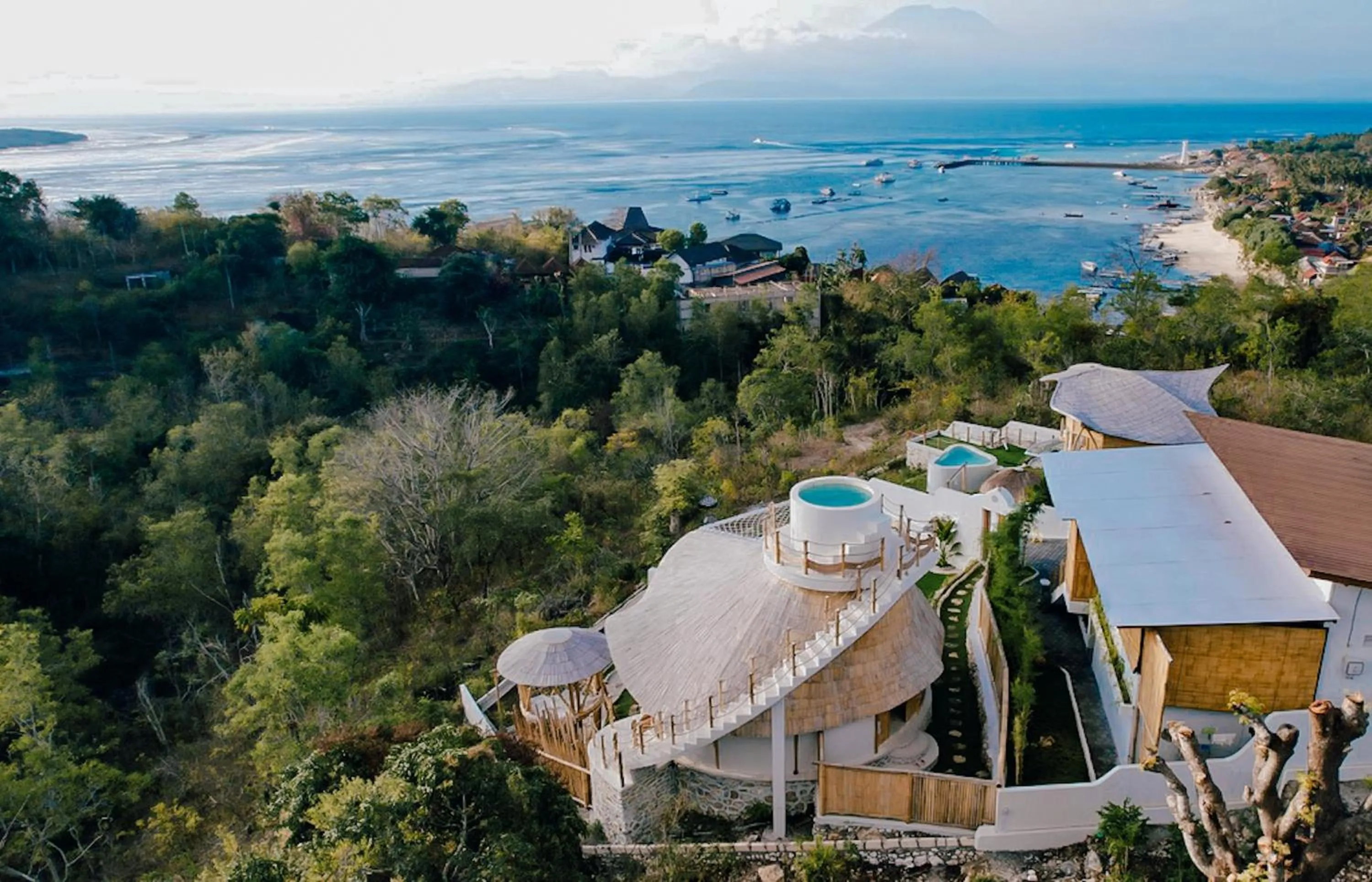 Property building in Camanta Penida - Adult Only