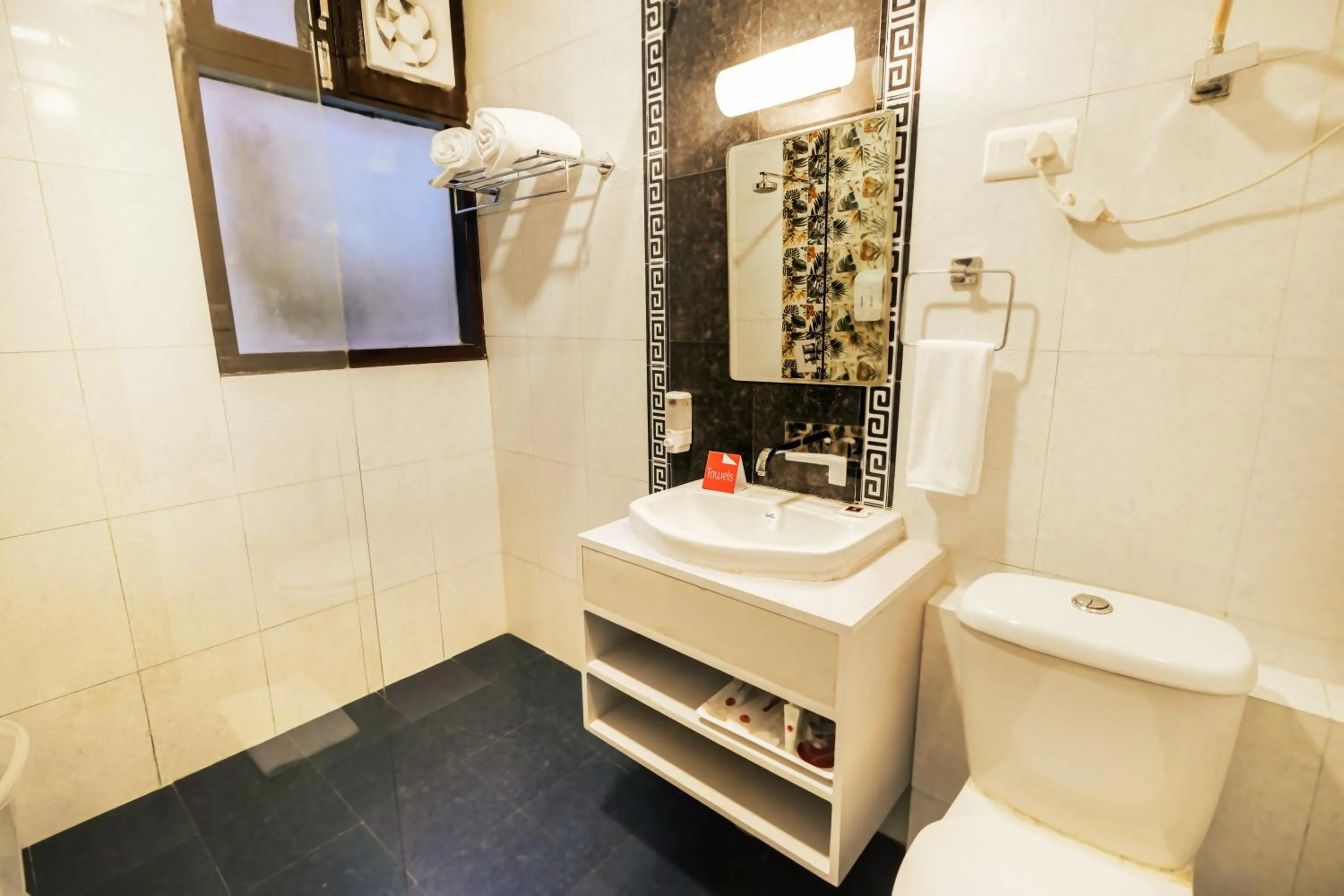 Shower in Hotel Bella Heights