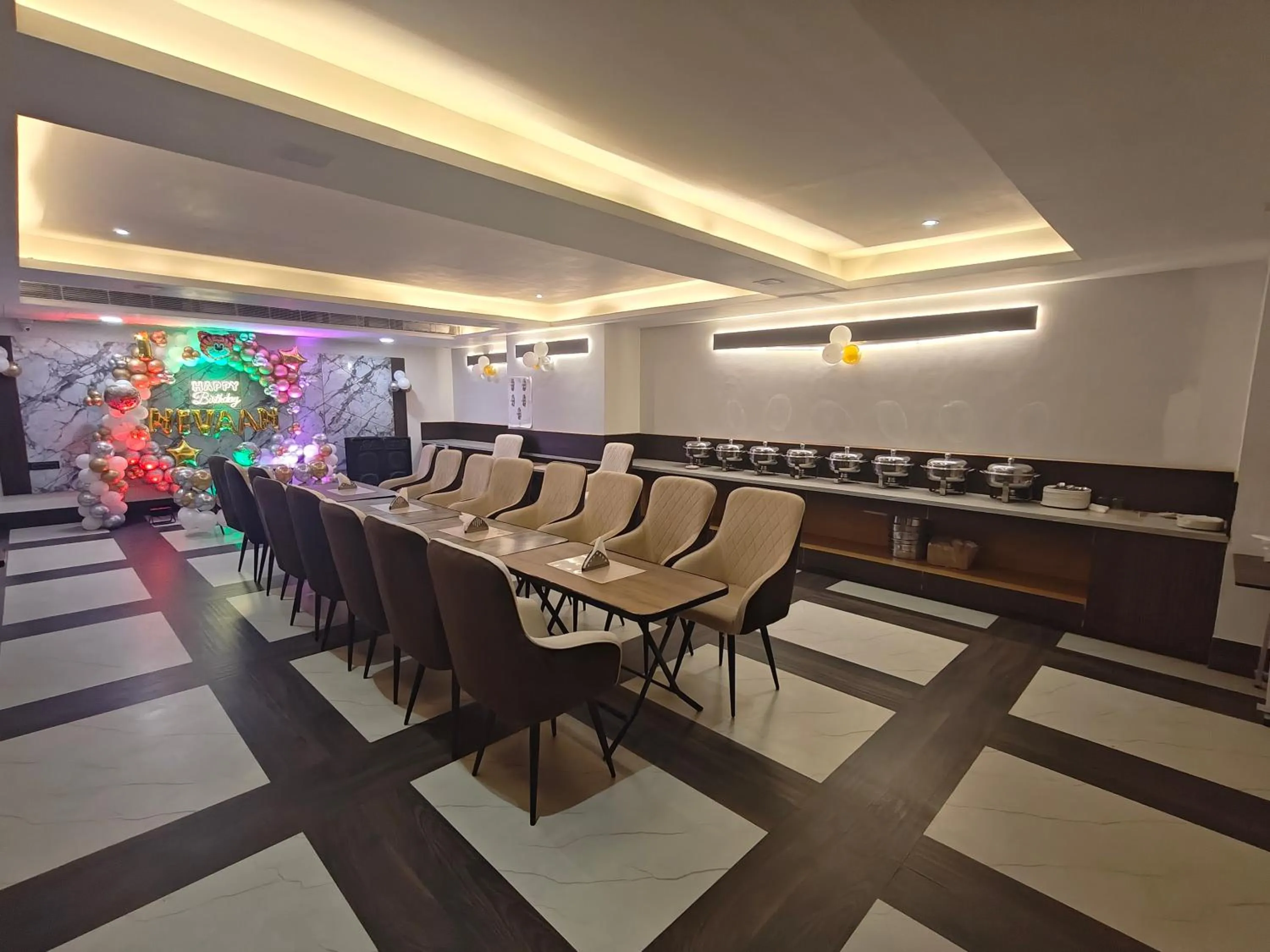 Living room in Hotel Basant Sarovar