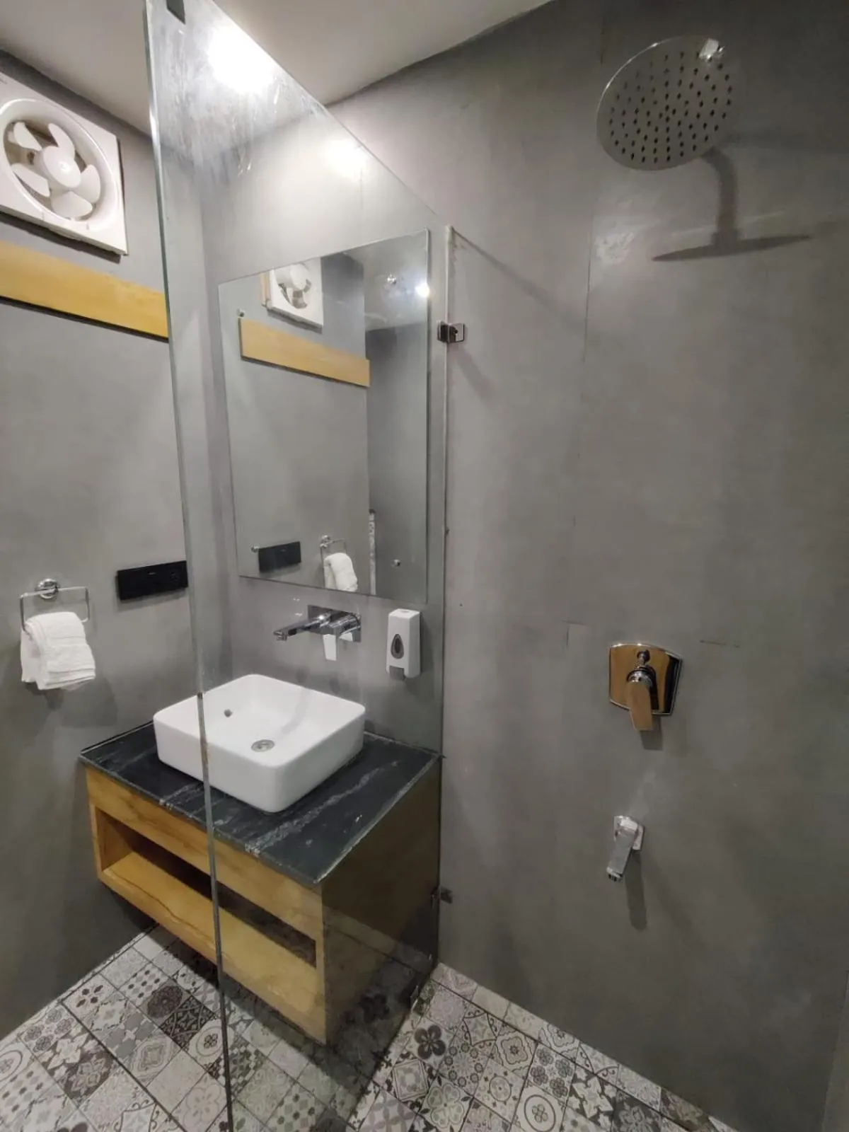 Bathroom in Hotel Basant Sarovar