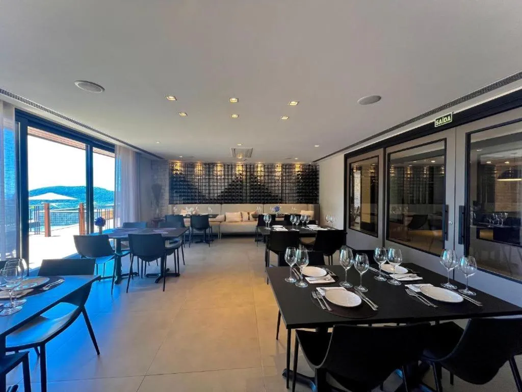 Chateau Laghetto Collection