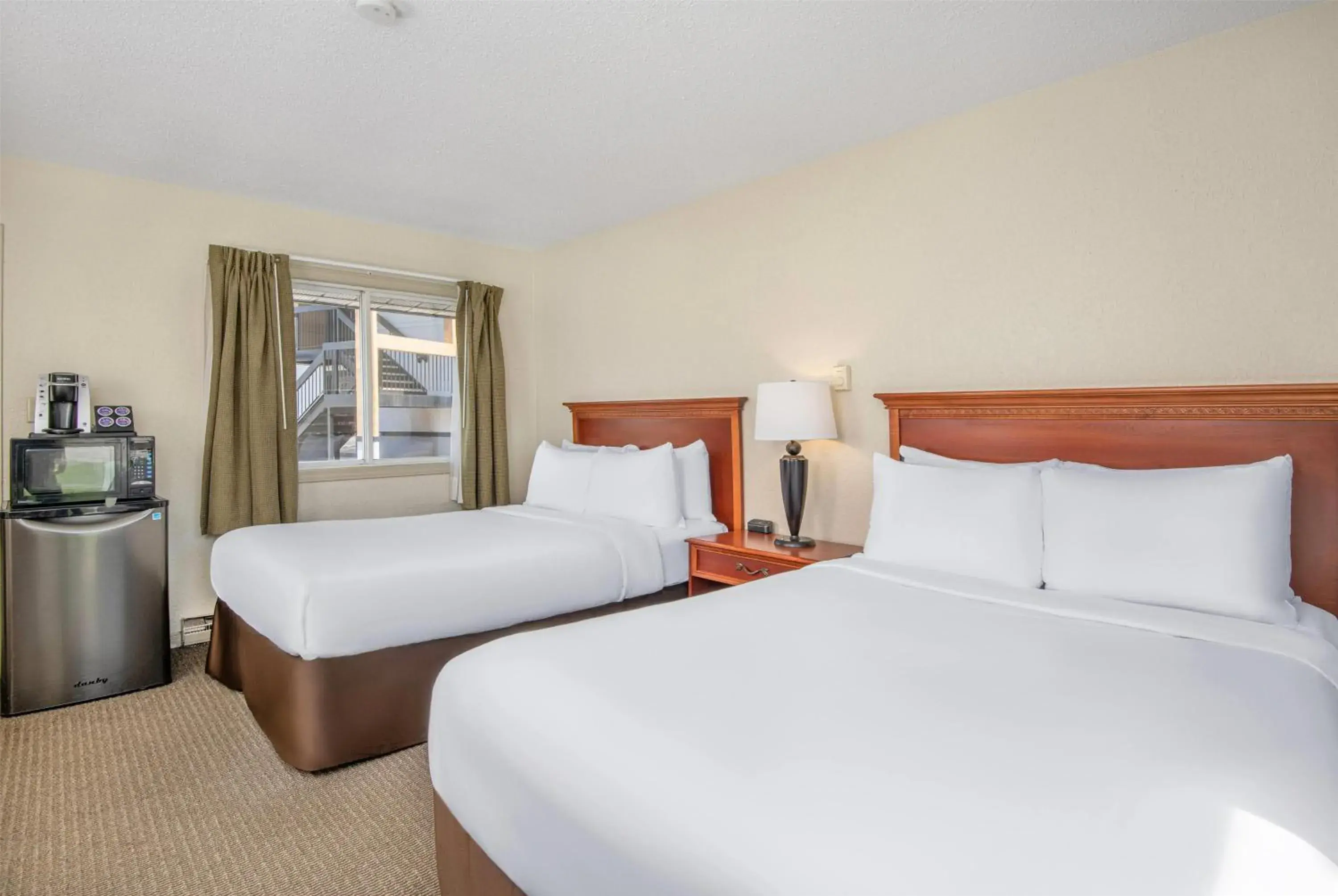 Double Room with Two Double Beds - Non-Smoking in Travelodge by Wyndham Gananoque Double Room with Two Double Beds - Non-Smoking in Travelodge by Wyndham Gananoque