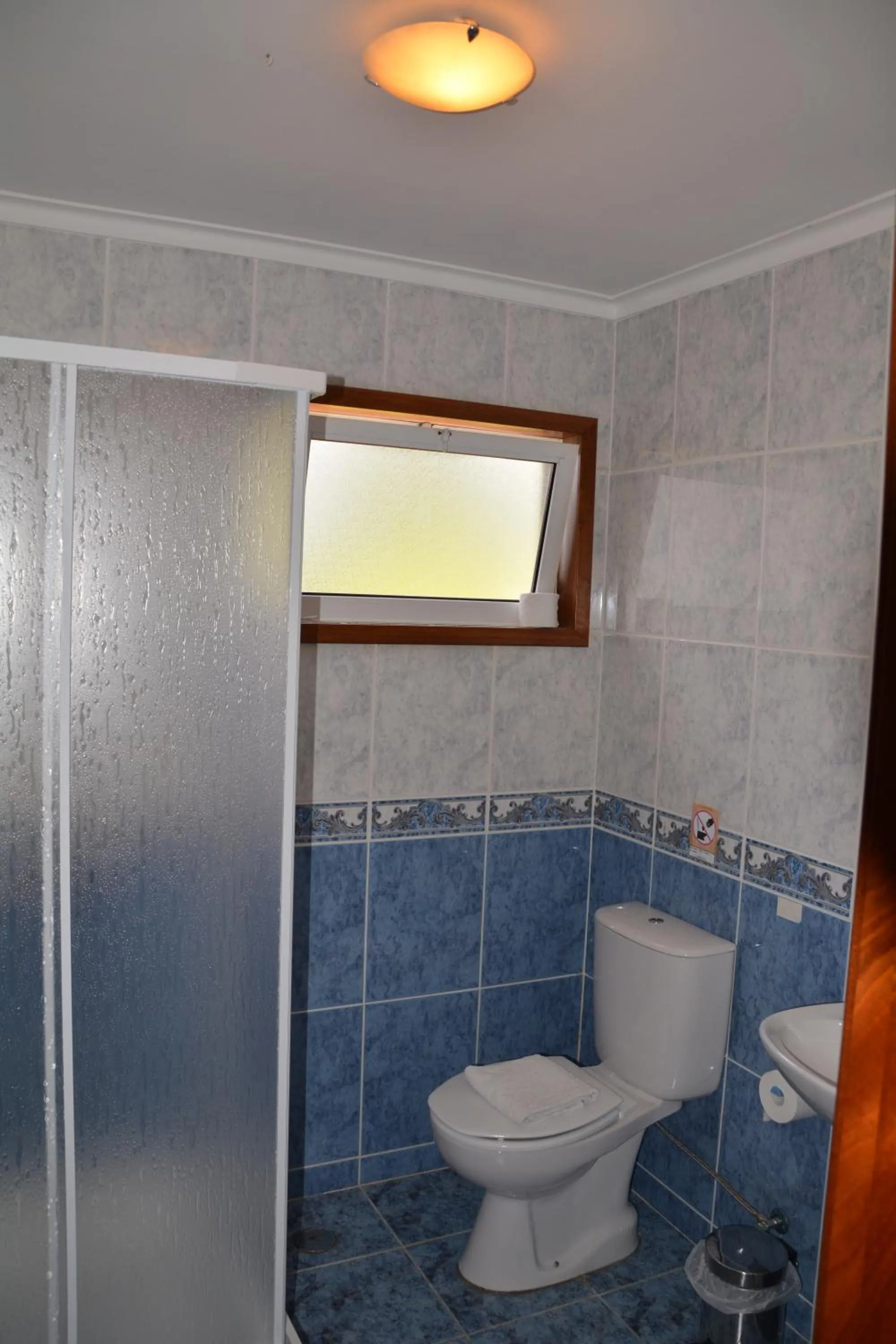 Toilet in Casa Dos Santos Alojamento - Guest House