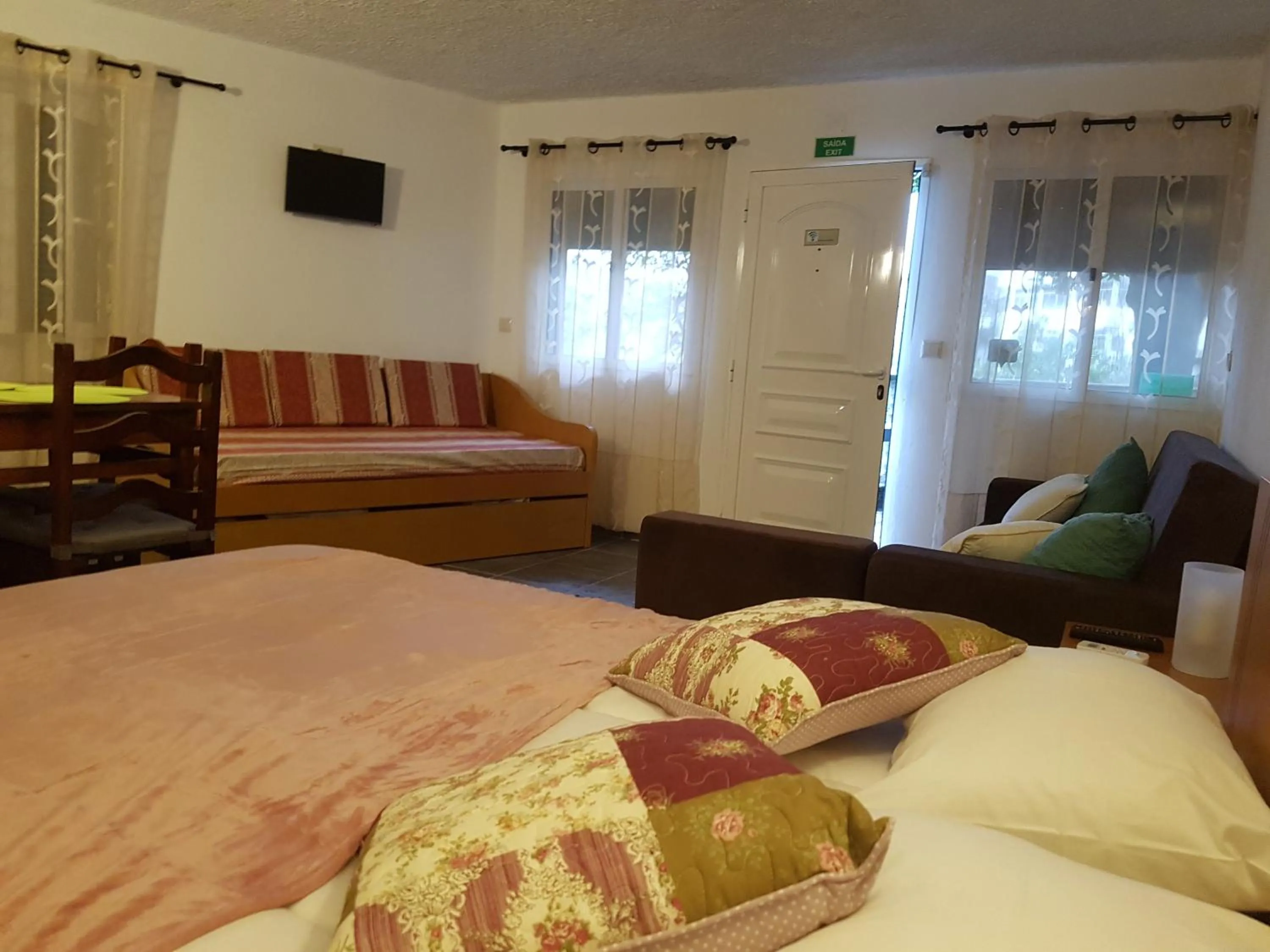 Bedroom, Bed in Casa Dos Santos Alojamento - Guest House