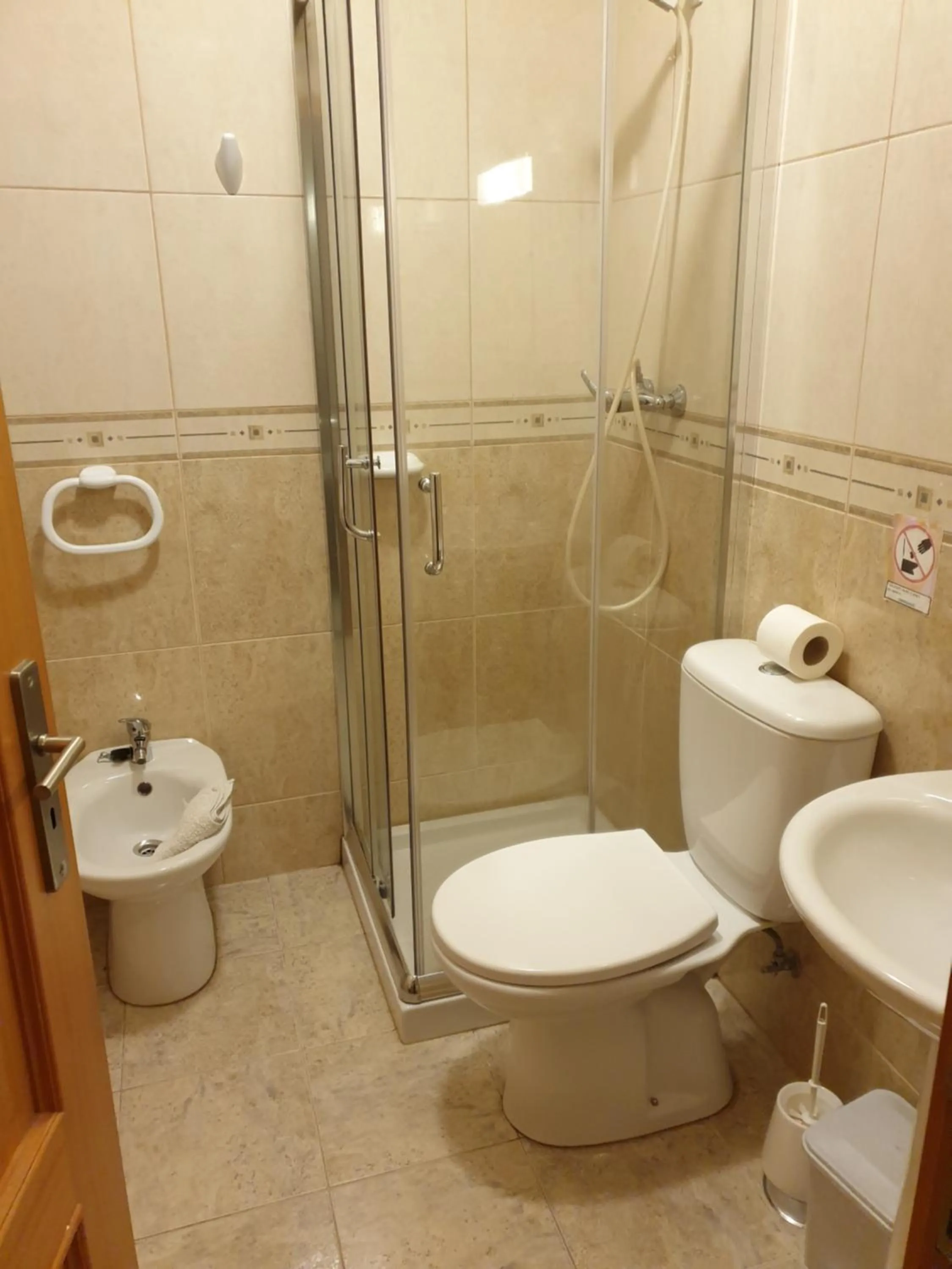 Bathroom in Casa Dos Santos Alojamento - Guest House