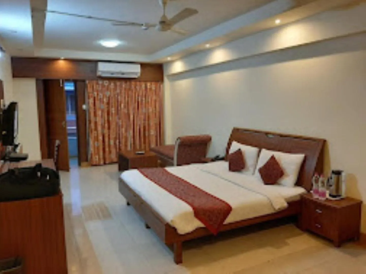 Bed in Blue Lily Beach Resort