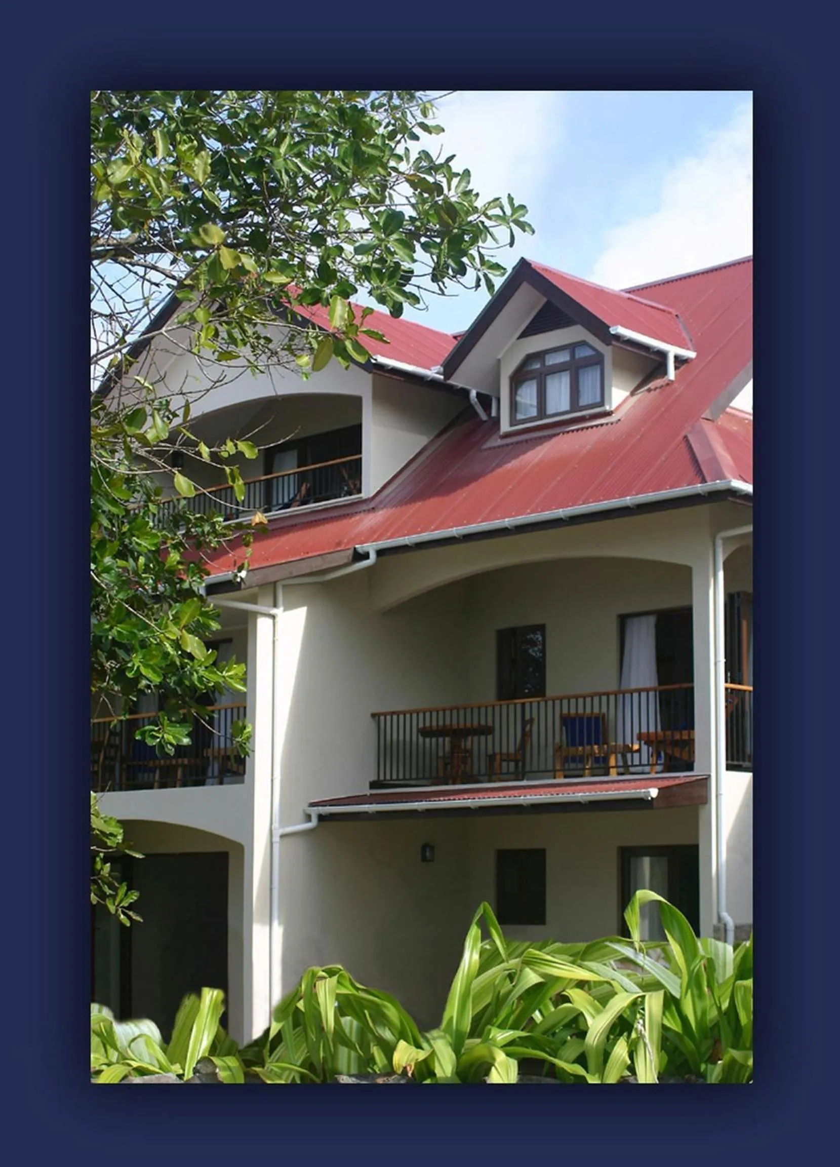 Property building in L'Hirondelle Self Catering Guest House