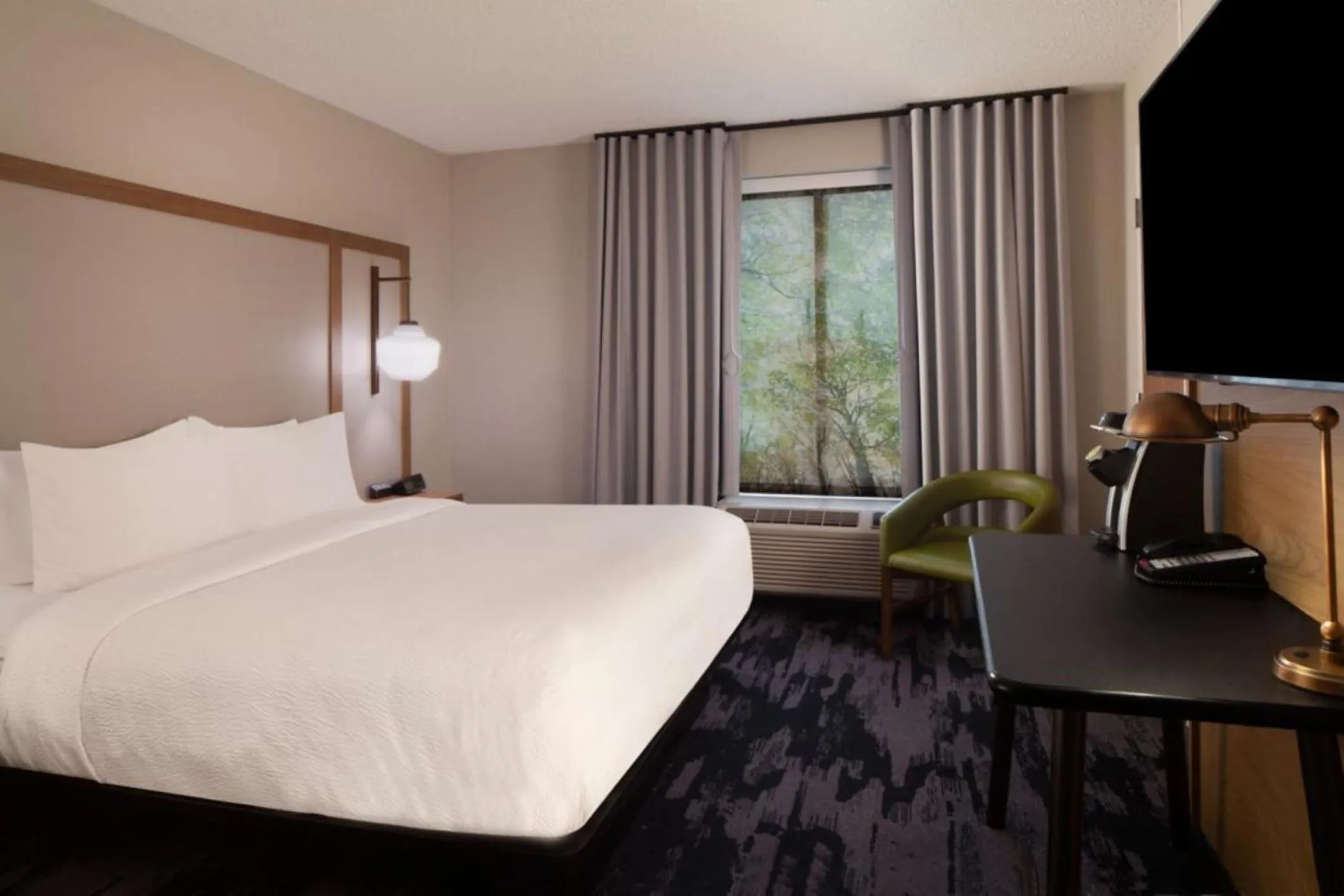Bed in Fairfield Inn & Suites by Marriott Charleston