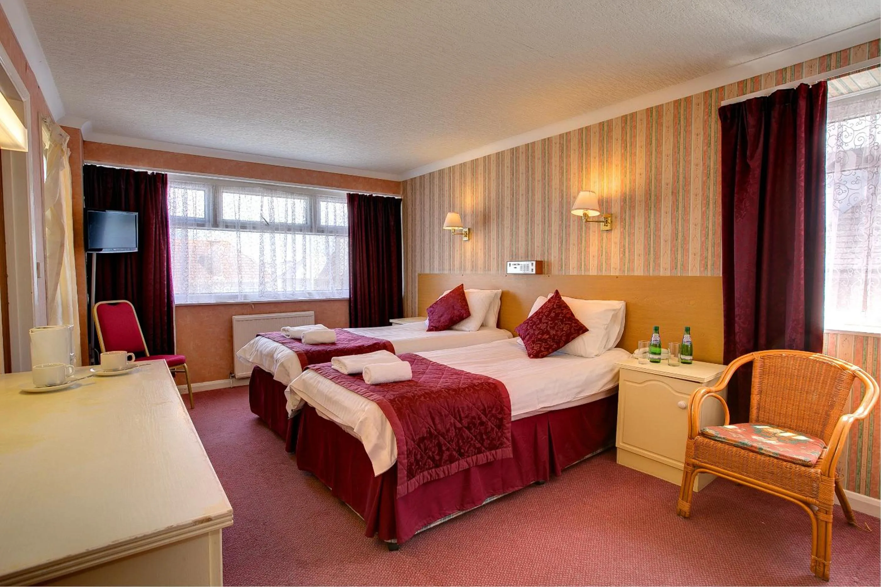 Bedroom, Bed in Barrowfield Hotel