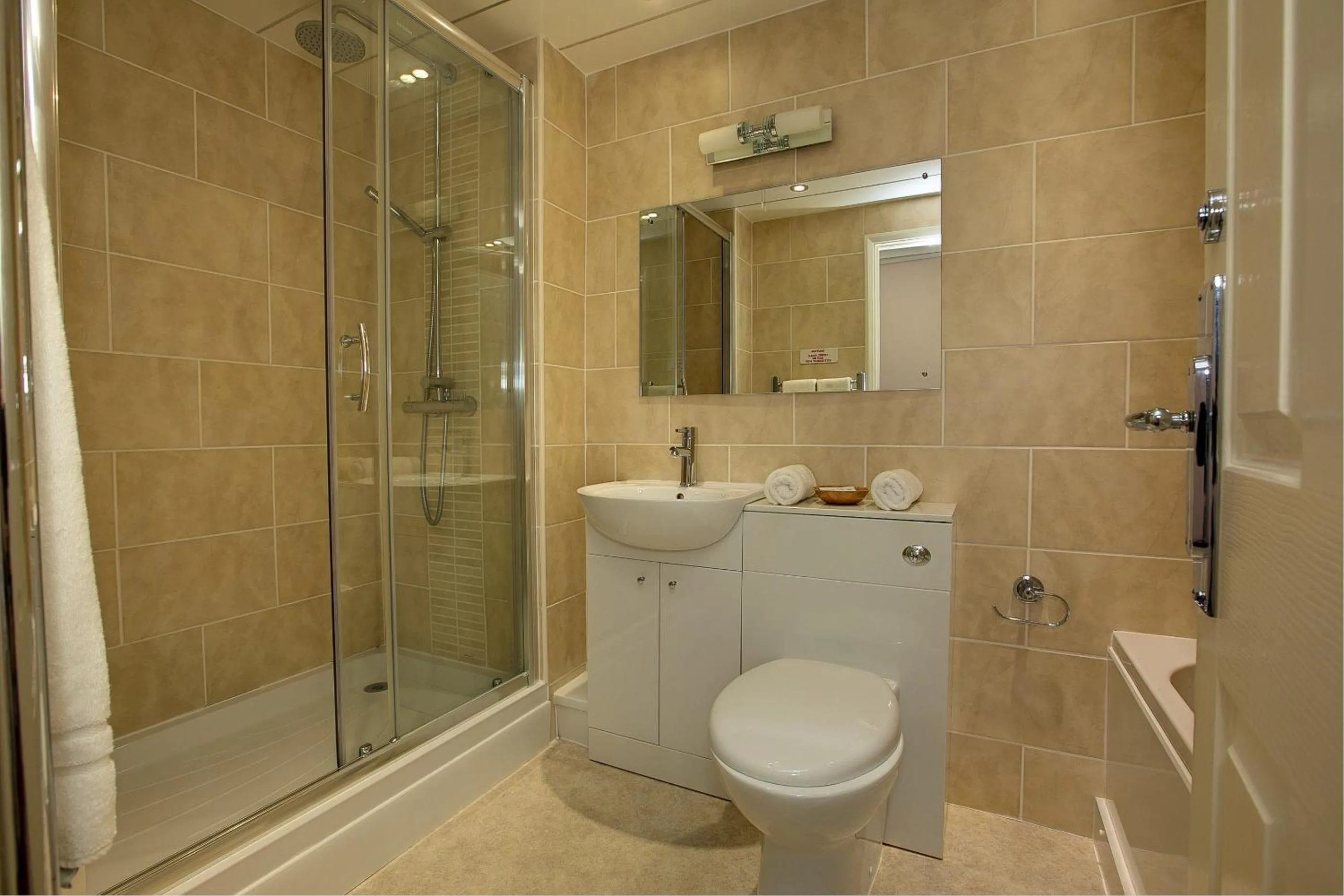 Bathroom in Barrowfield Hotel