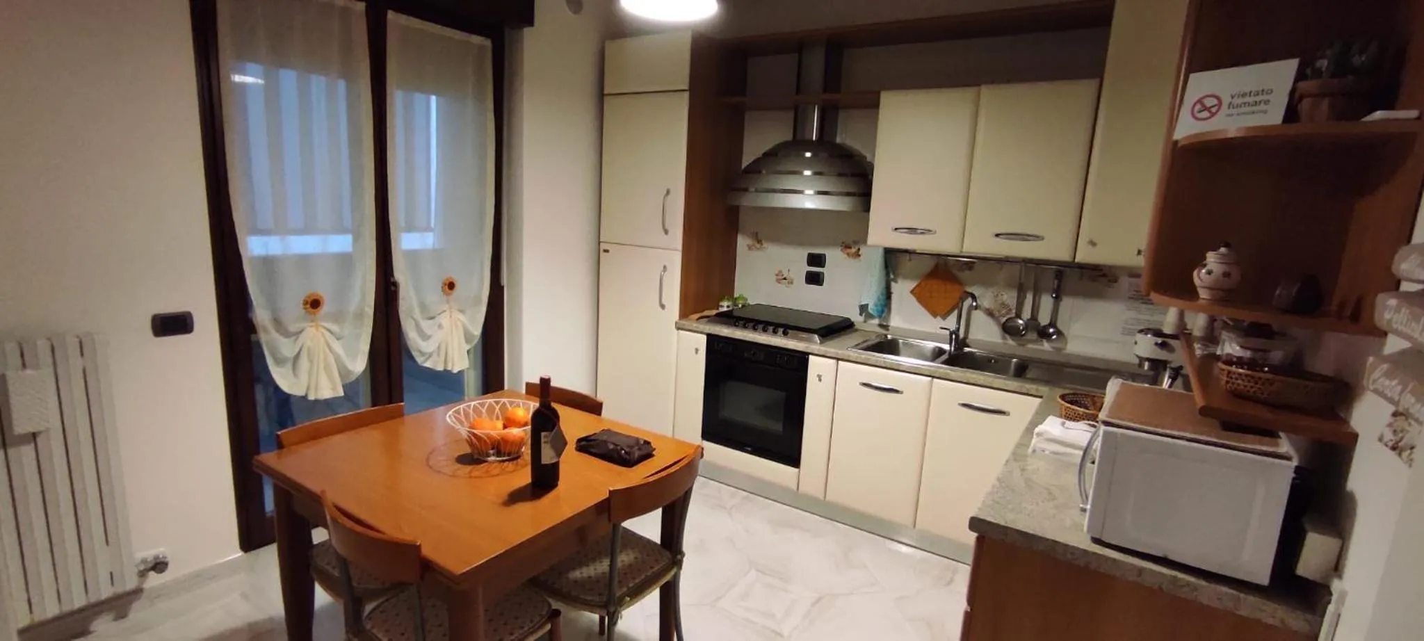 Kitchen or kitchenette in A casa di Chiara