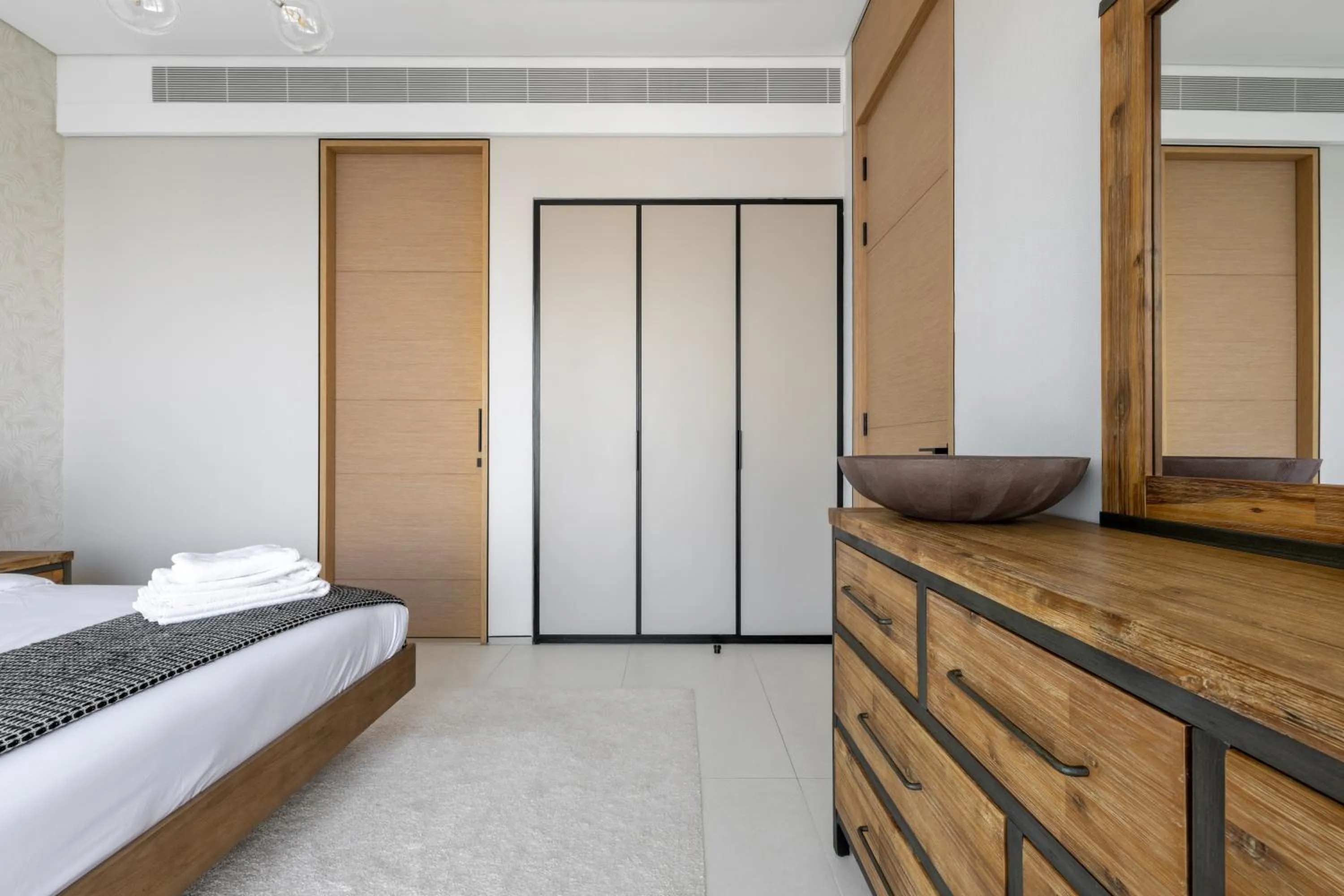 Photo of the whole room in Jumeirah Gate Tower JBR 1BR Apartment