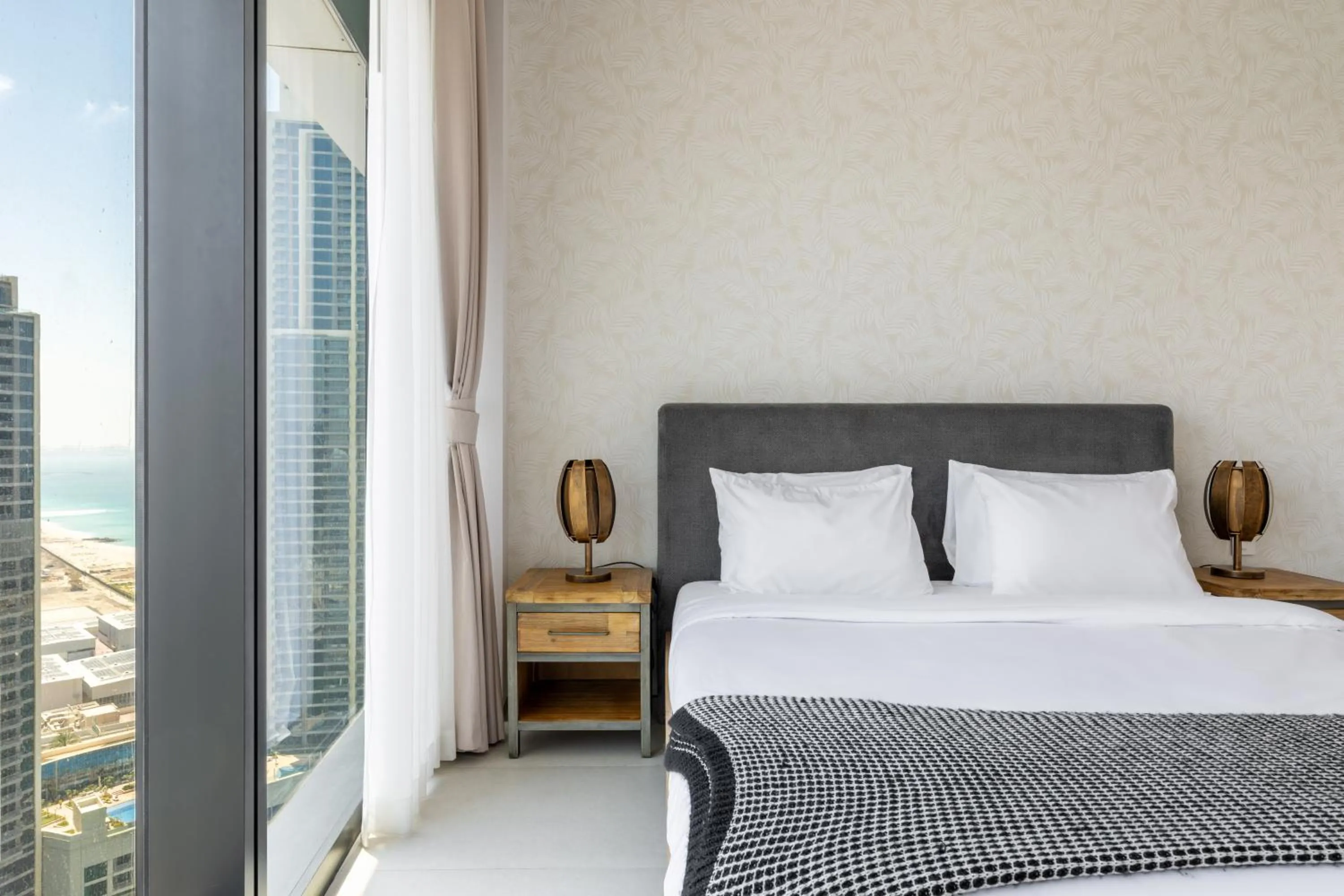 Bed in Jumeirah Gate Tower JBR 1BR Apartment