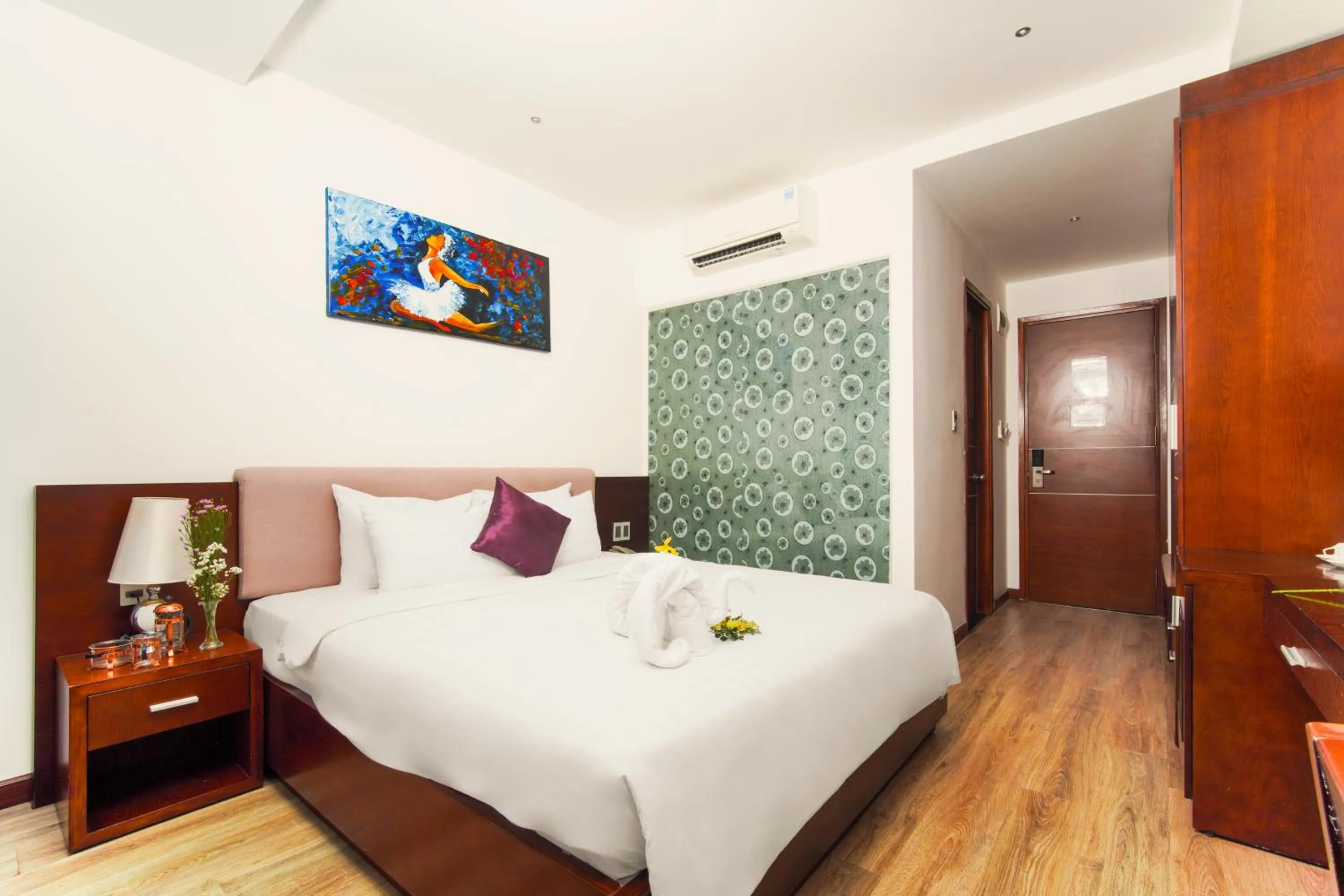 Bed in Golden Sun Apartment by New Sky Travel