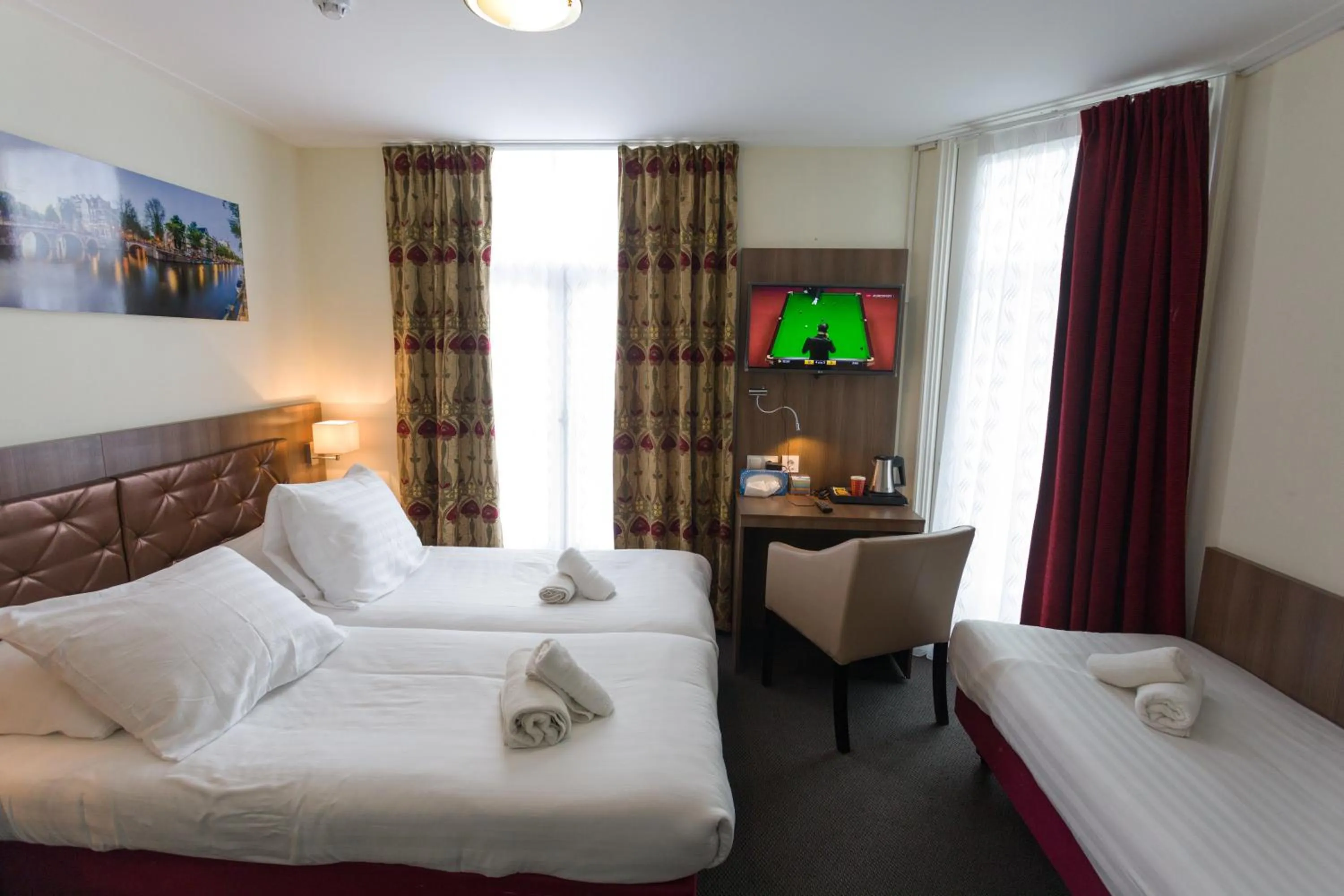 Photo of the whole room, Bed in Hotel Park Plantage