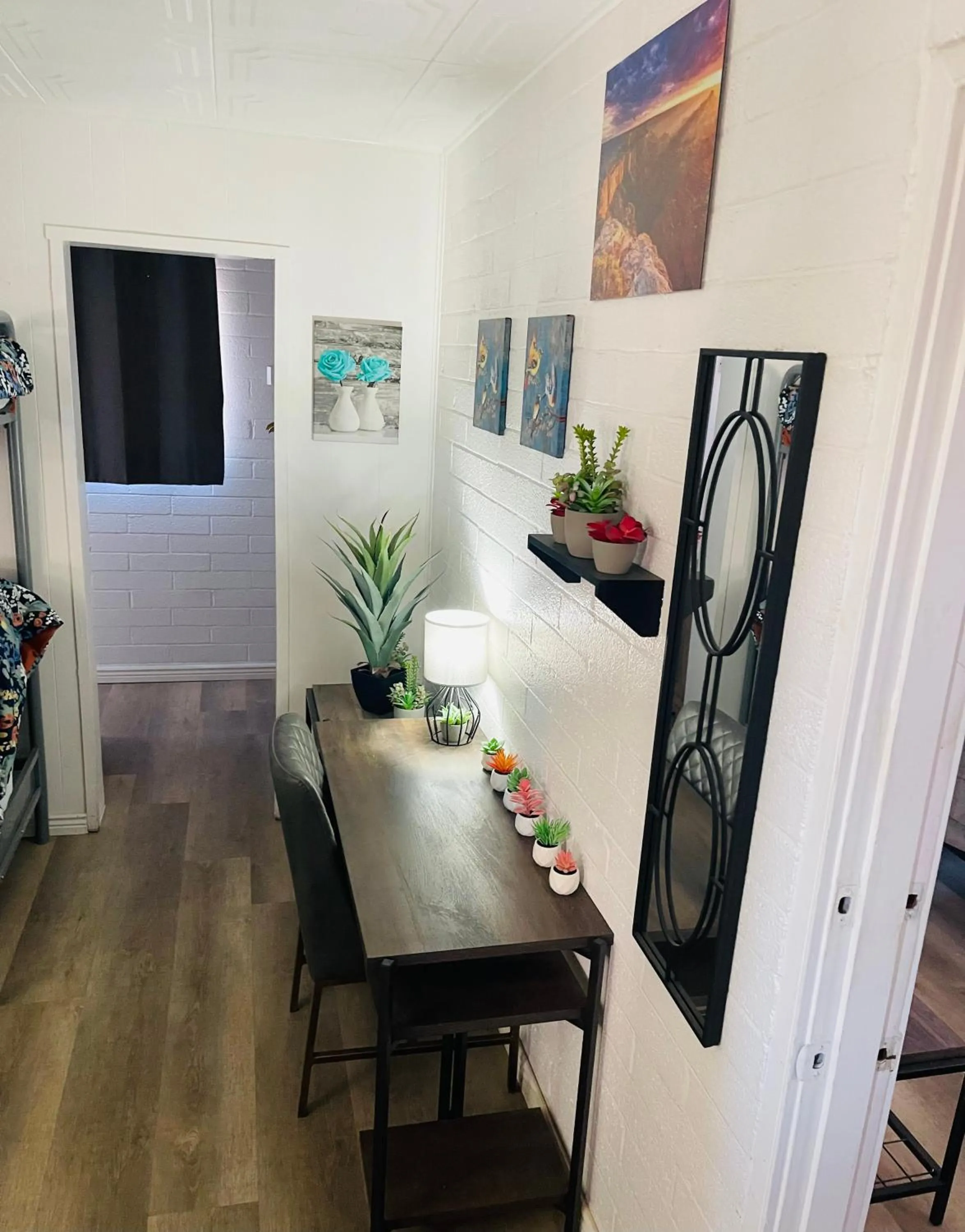 Canyon's Edge Route 66 Motel