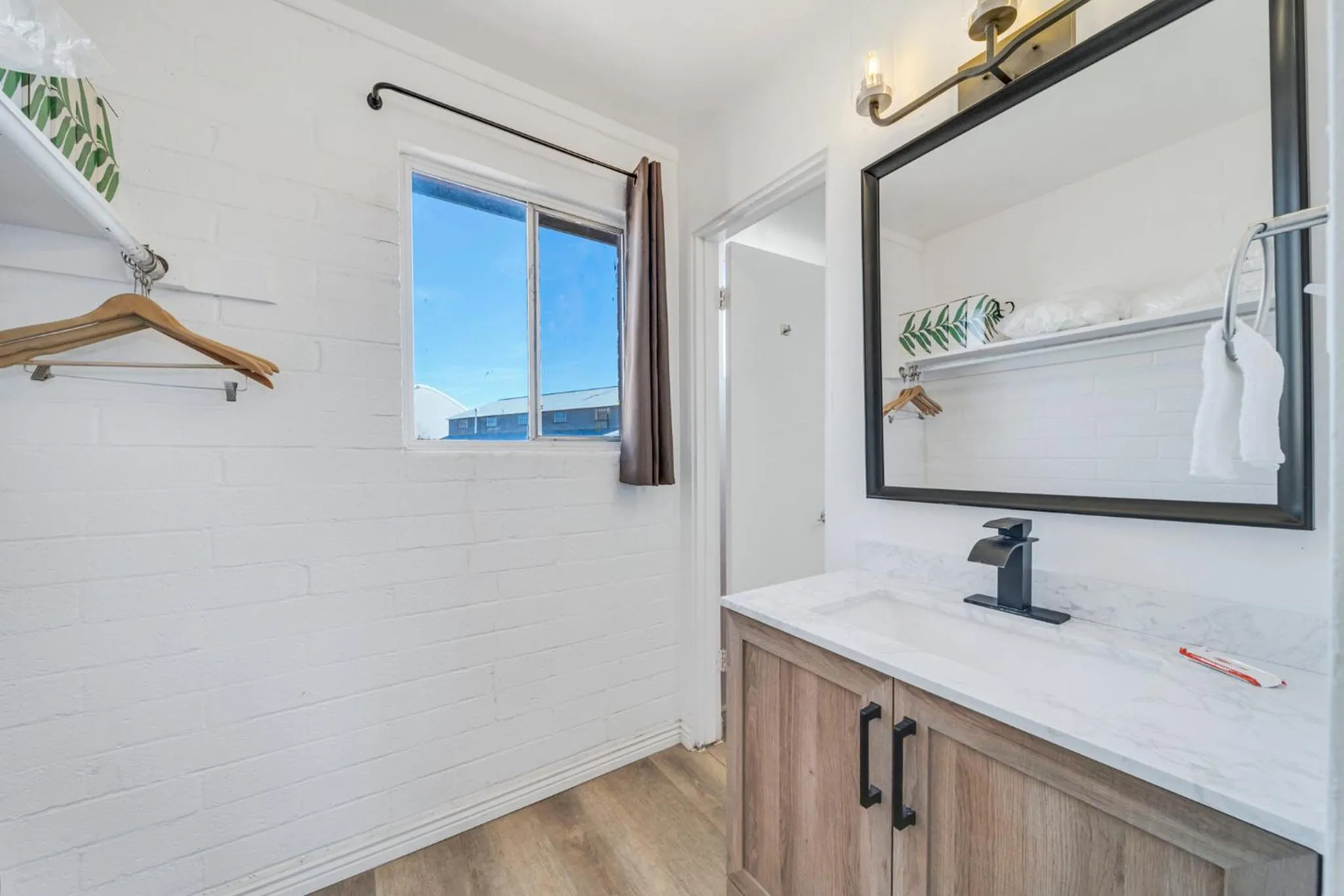 Bathroom in Canyon's Edge Route 66 Motel