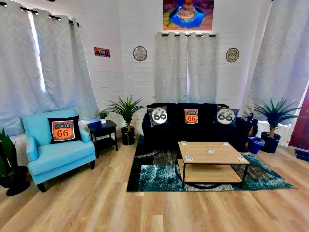 Canyon's Edge Route 66 Motel