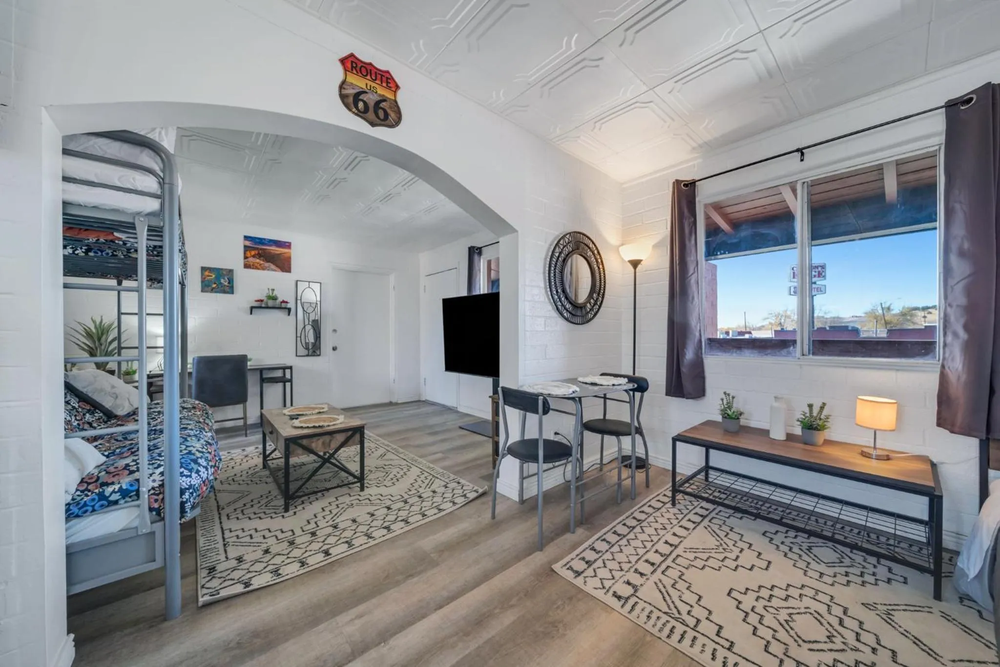 Canyon's Edge Route 66 Motel