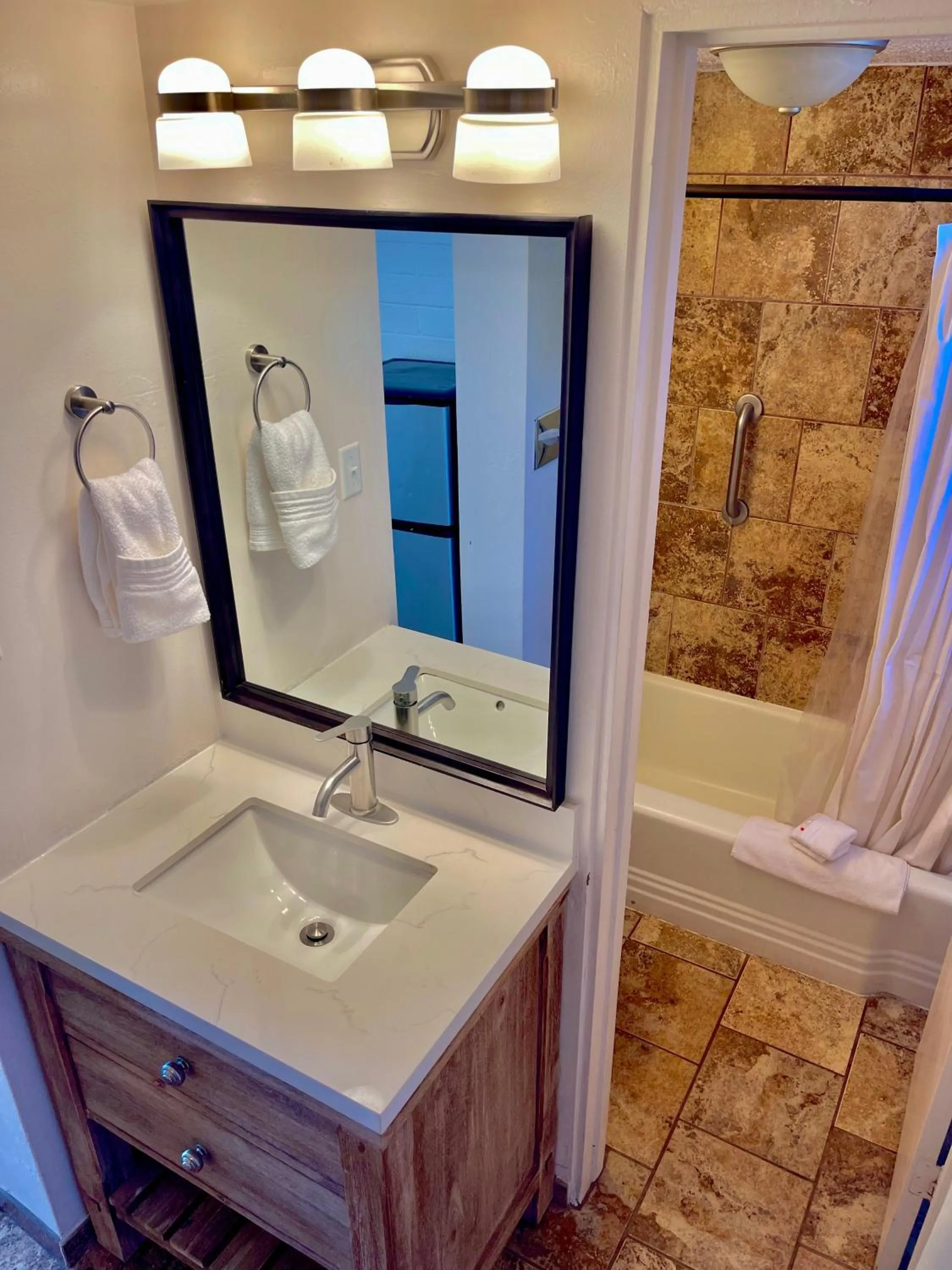 Canyon's Edge Route 66 Motel