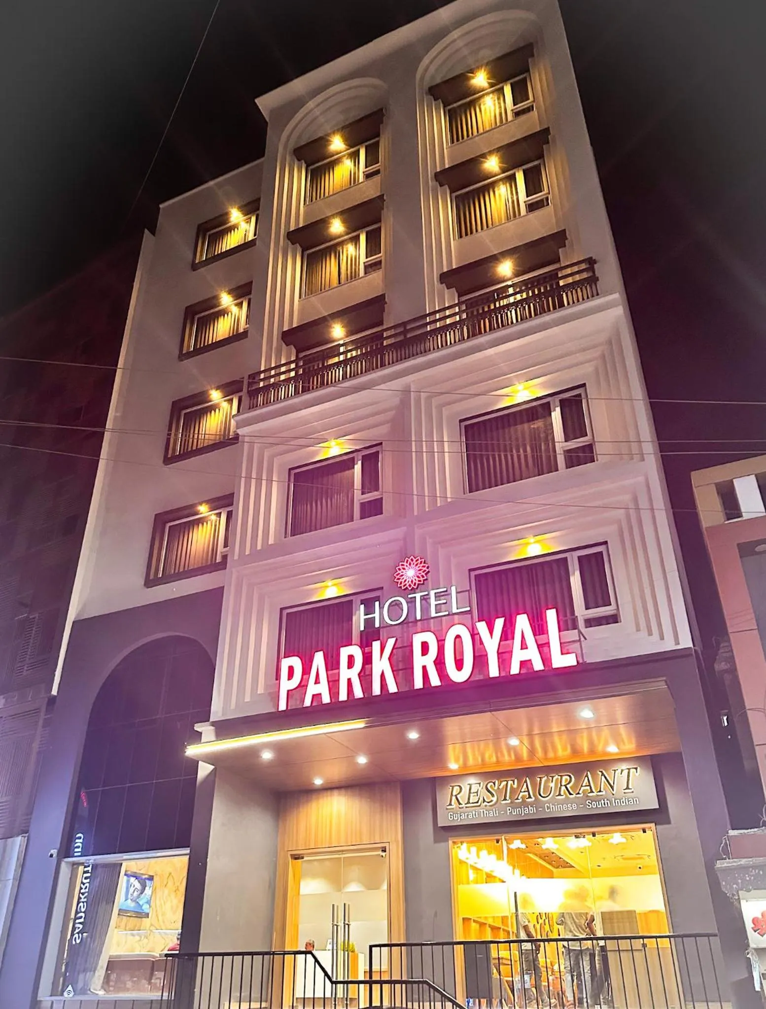 Property building in Hotel Park Royal