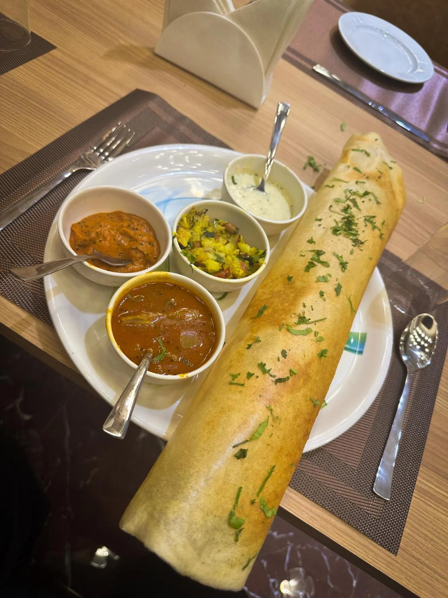 Restaurant/places to eat in Hotel Park Royal