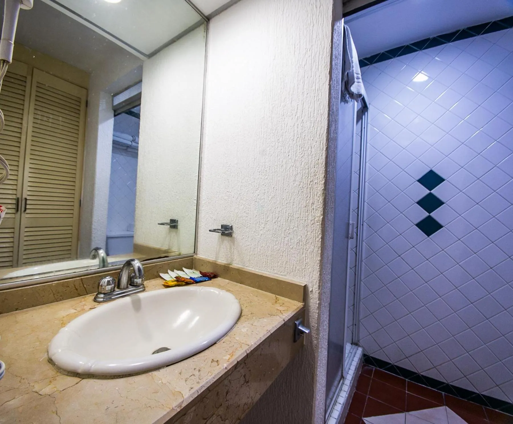 Bathroom in Hotel Candilejas Playa