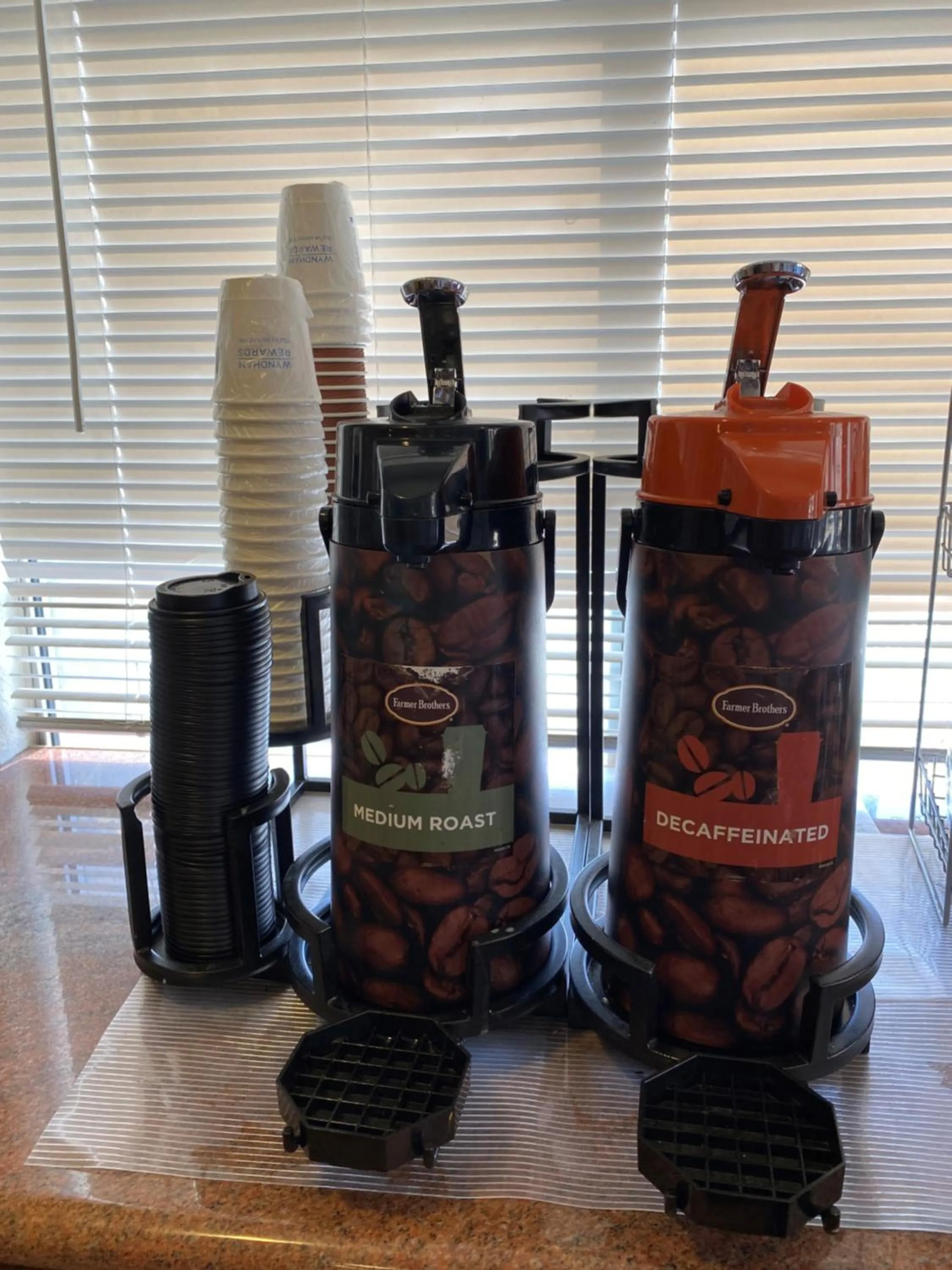 Coffee/tea facilities in Super 8 by Wyndham Williams West Route 66 - Grand Canyon Area