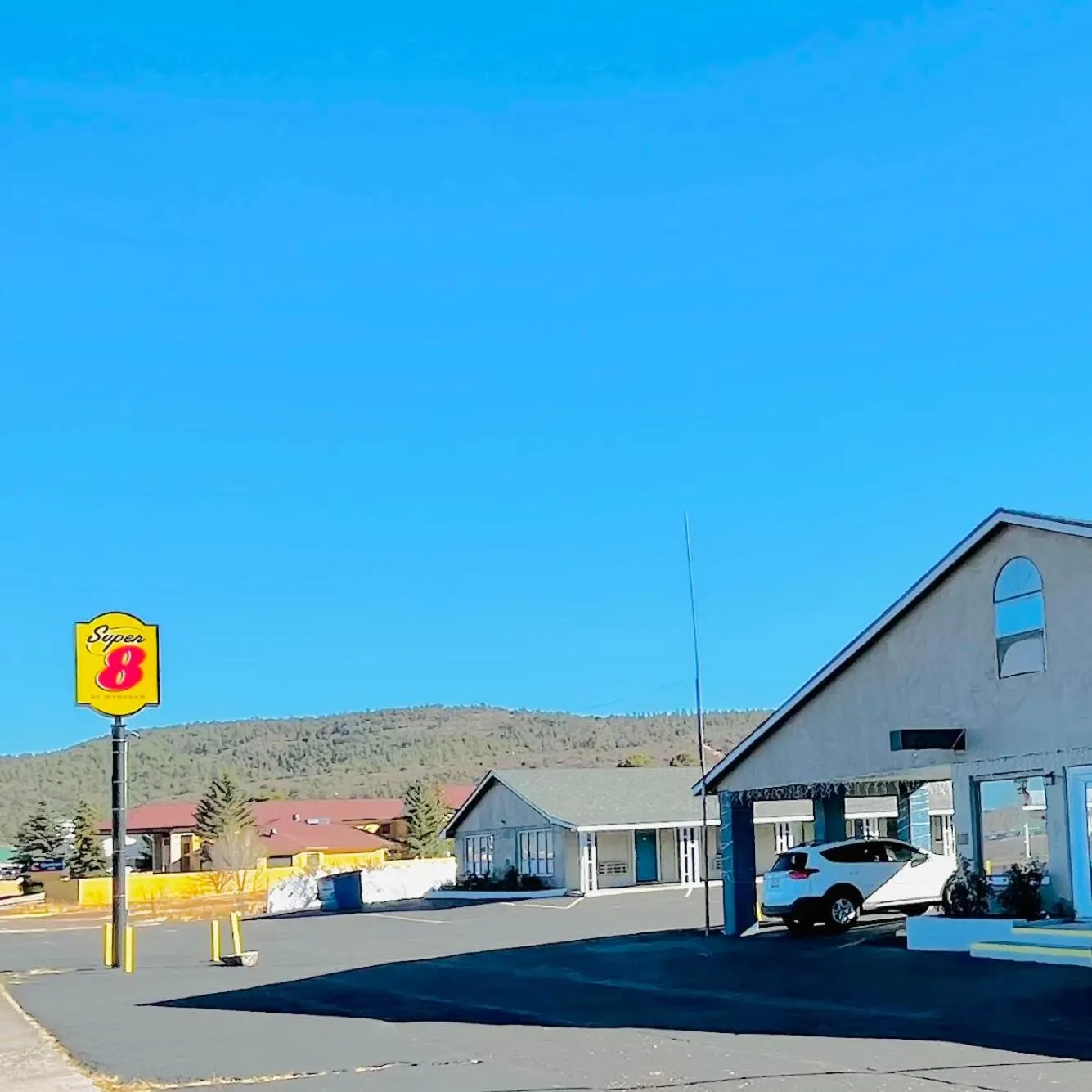 Property building in Super 8 by Wyndham Williams West Route 66 - Grand Canyon Area