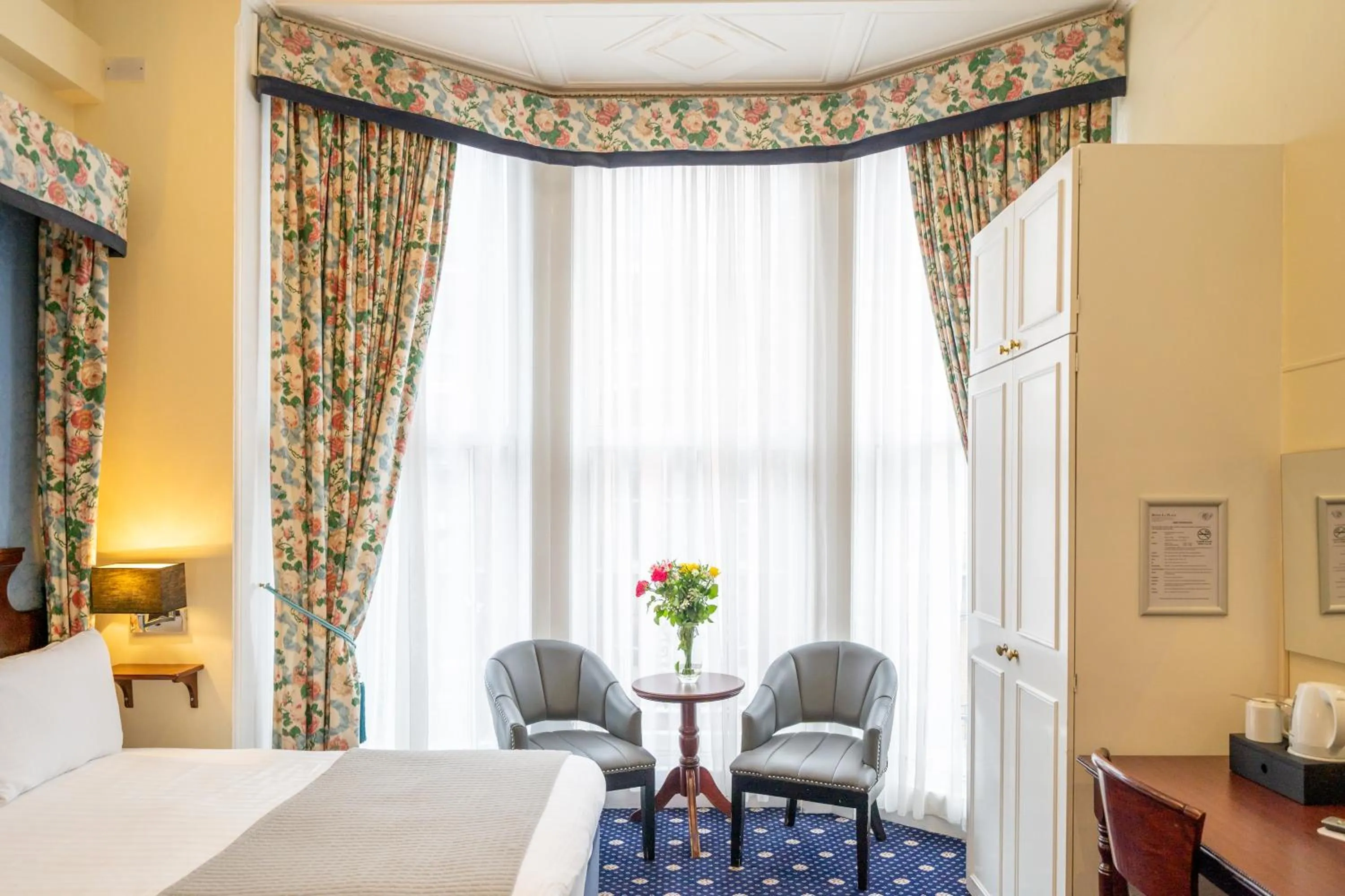 Bed in Hotel La Place