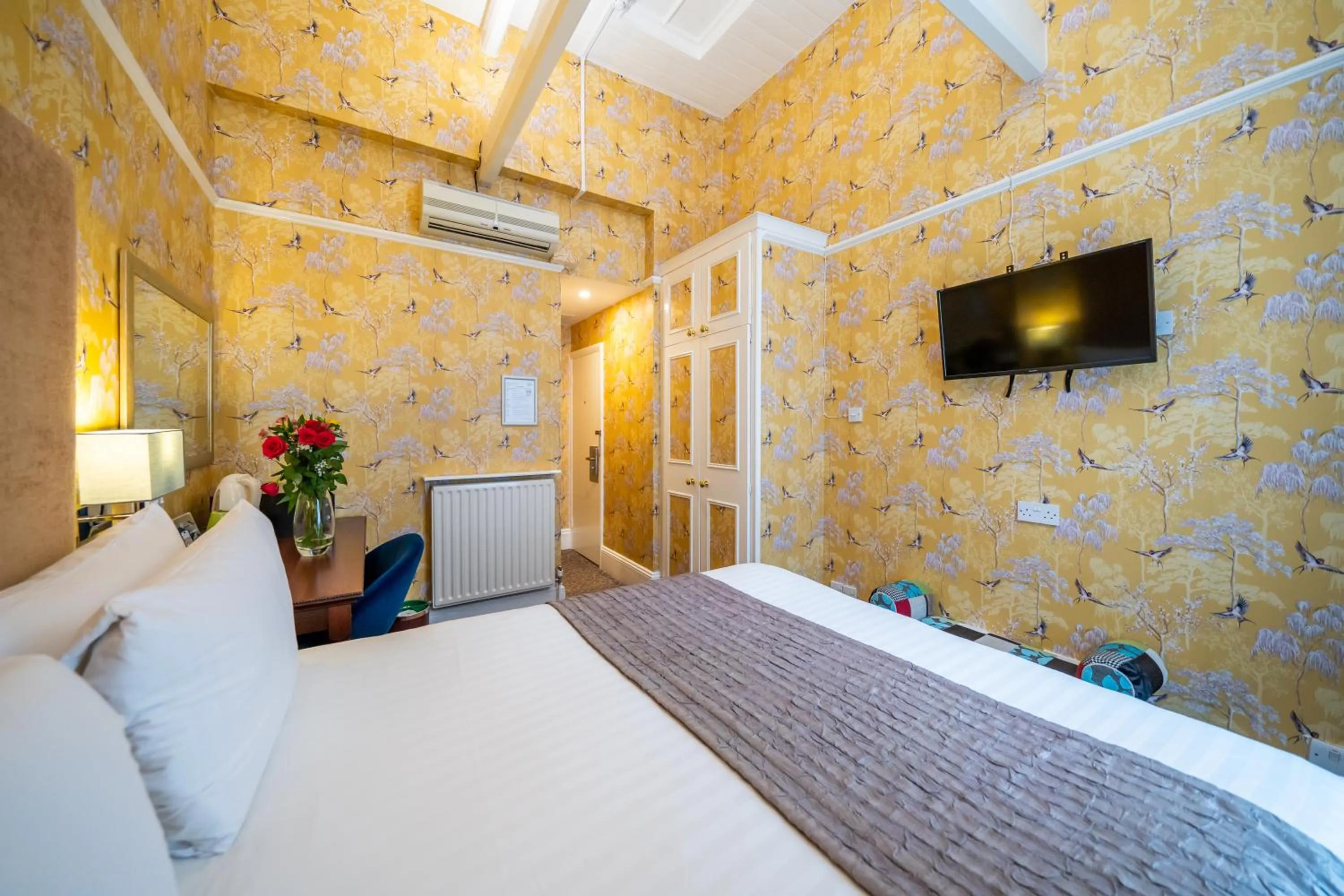 Bed in Hotel La Place