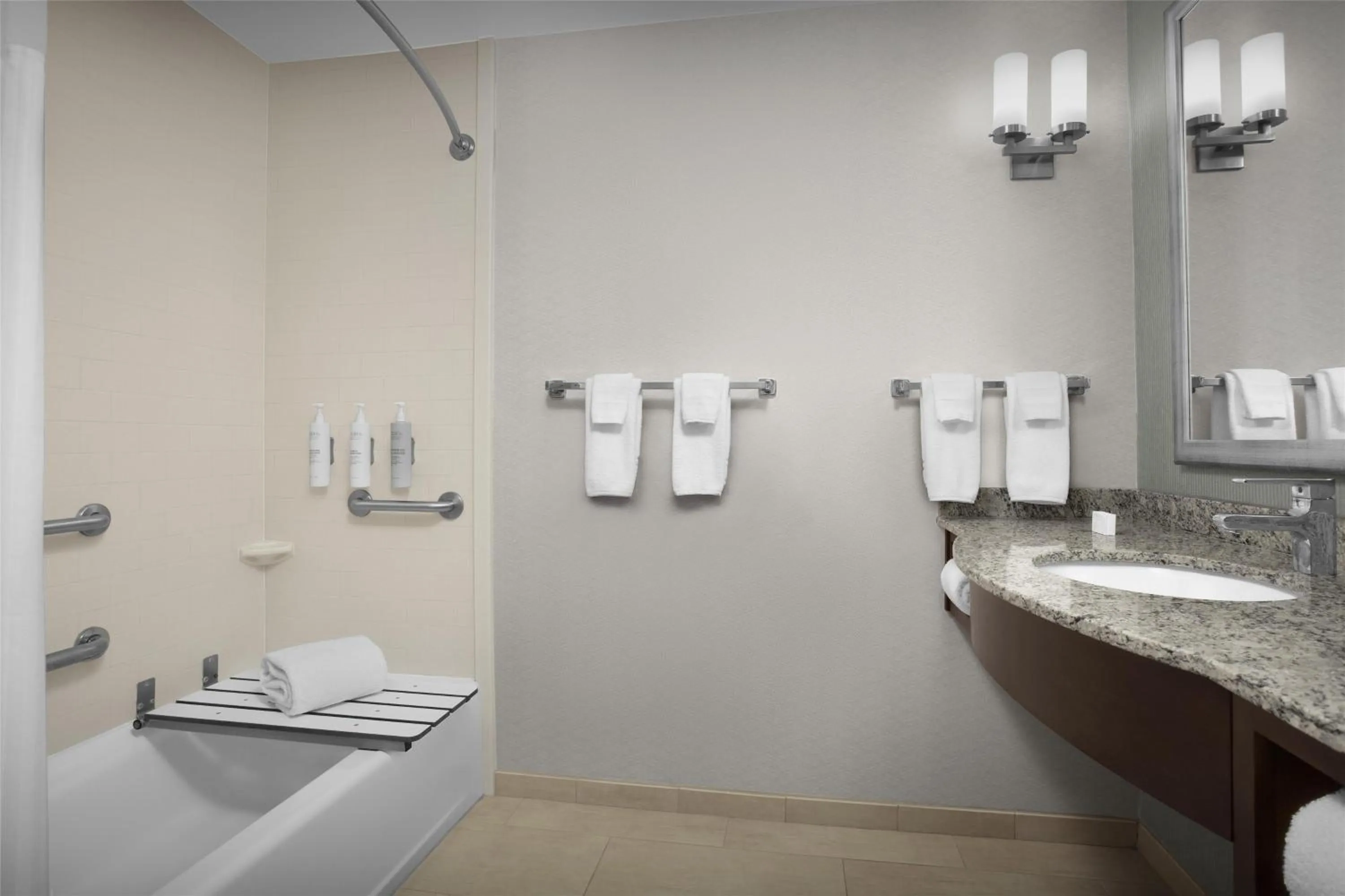 Bathroom in Hilton Garden Inn Gallup