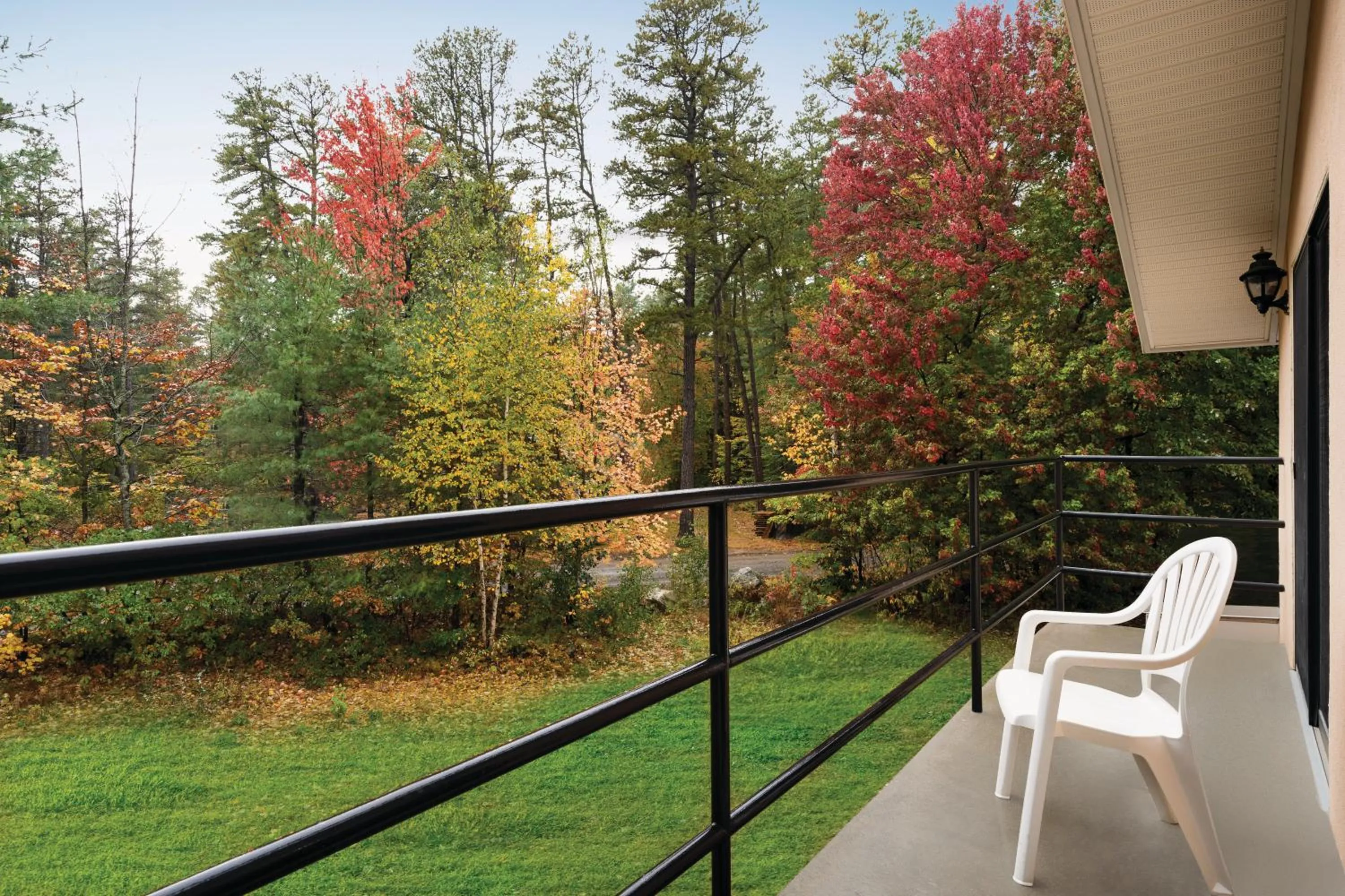 Garden in Days Inn by Wyndham Tamworth