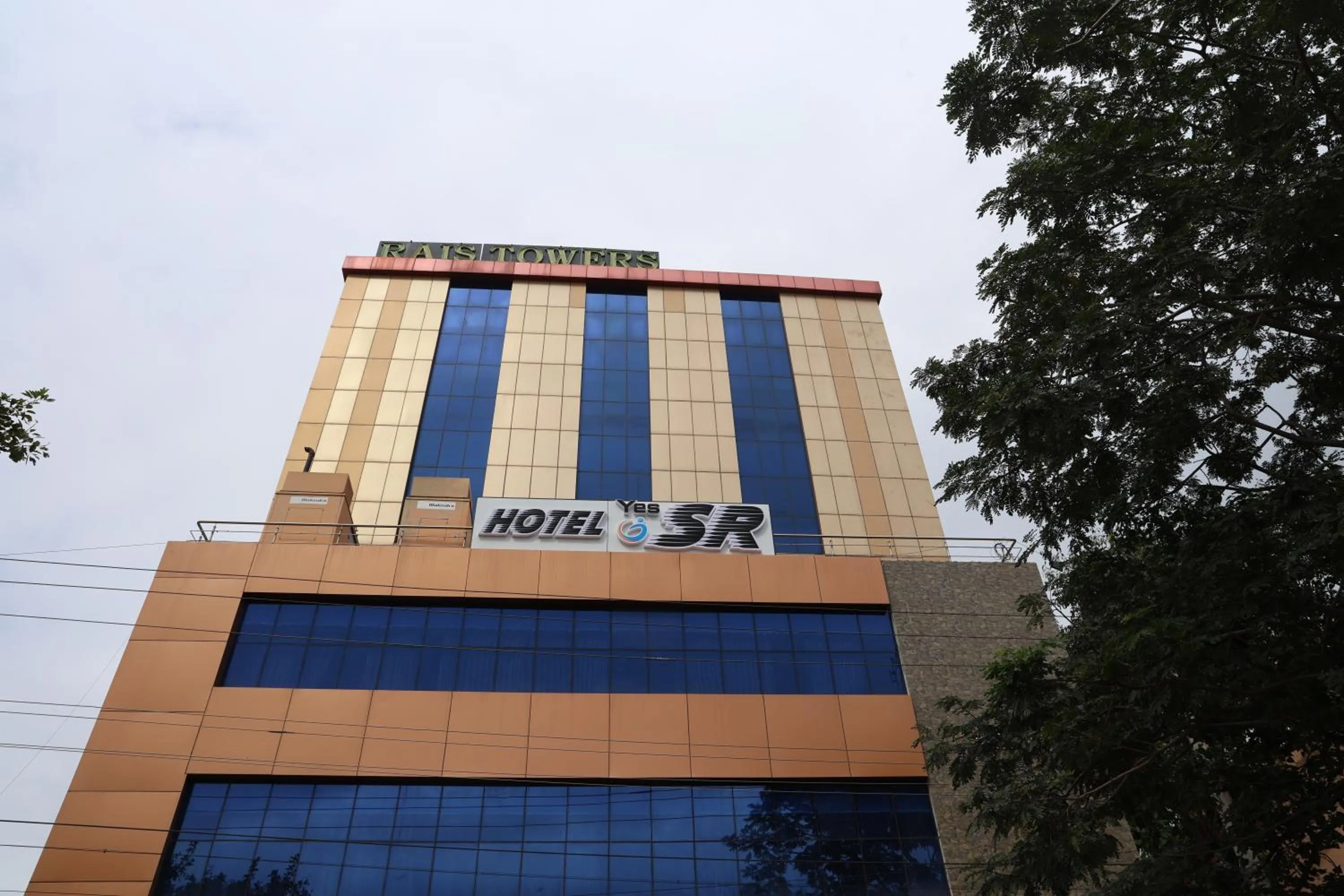 Property building in HOTEL SR