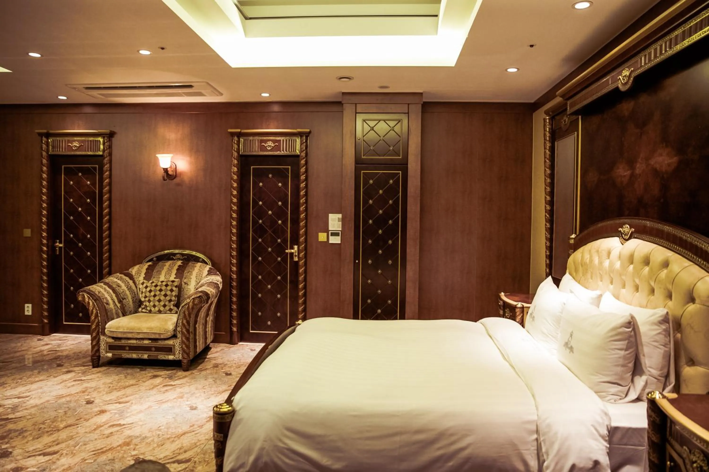 Photo of the whole room, Bed in Songdo Central Park Hotel