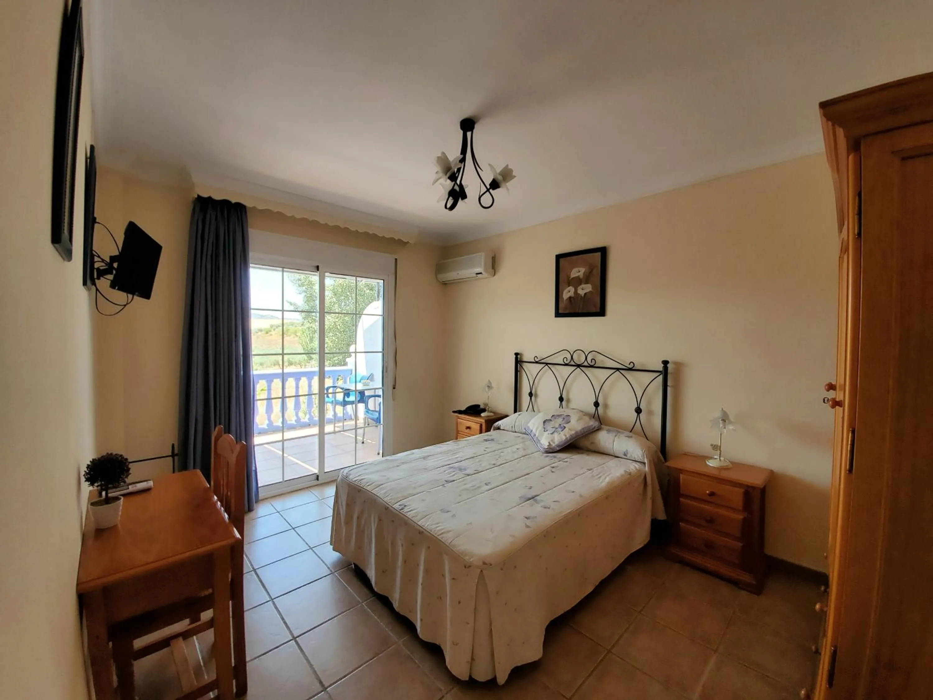 Bed in Hotel Arco del Sol