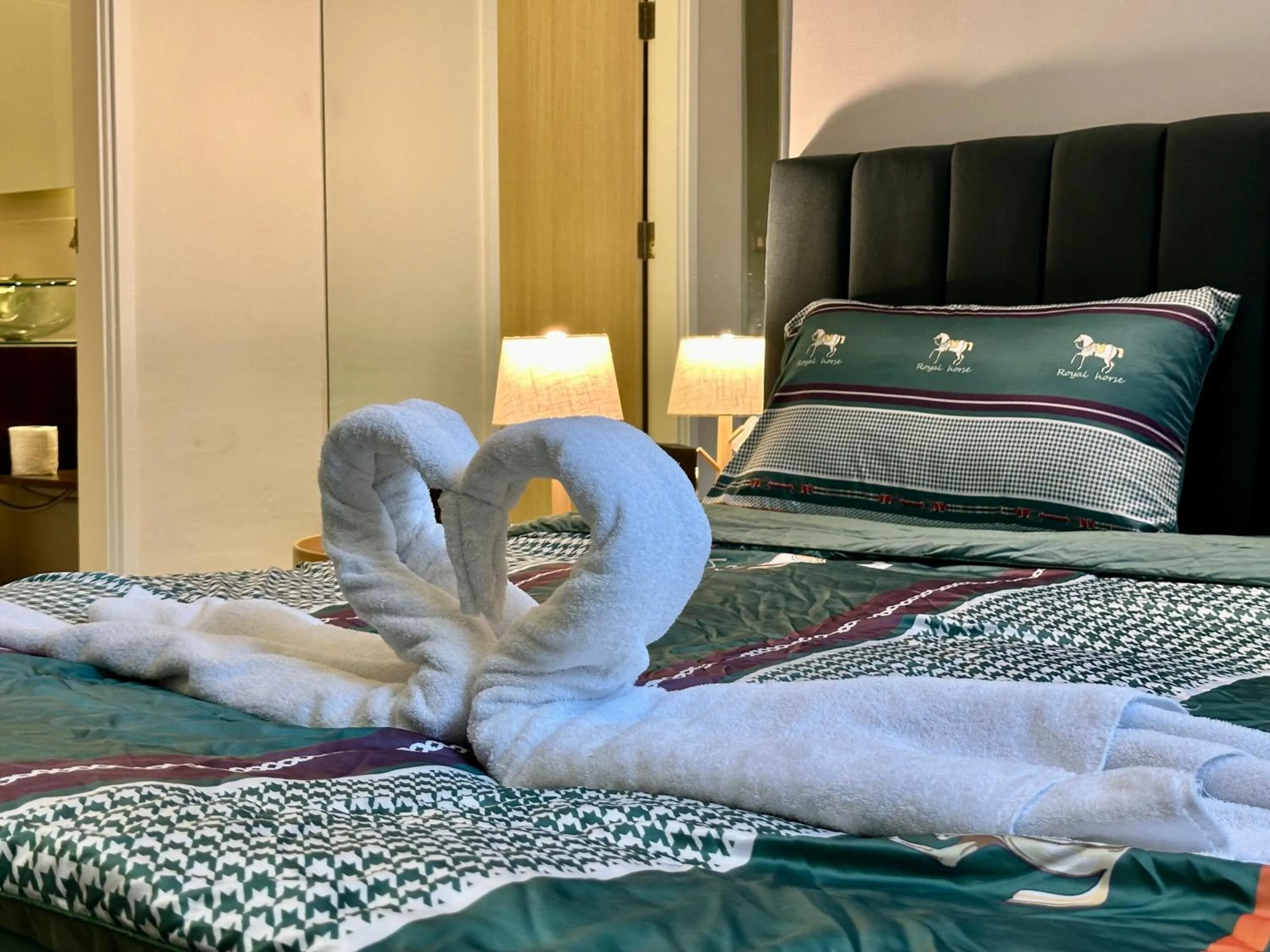 Bed in Grande Caribbean Resort Pattaya