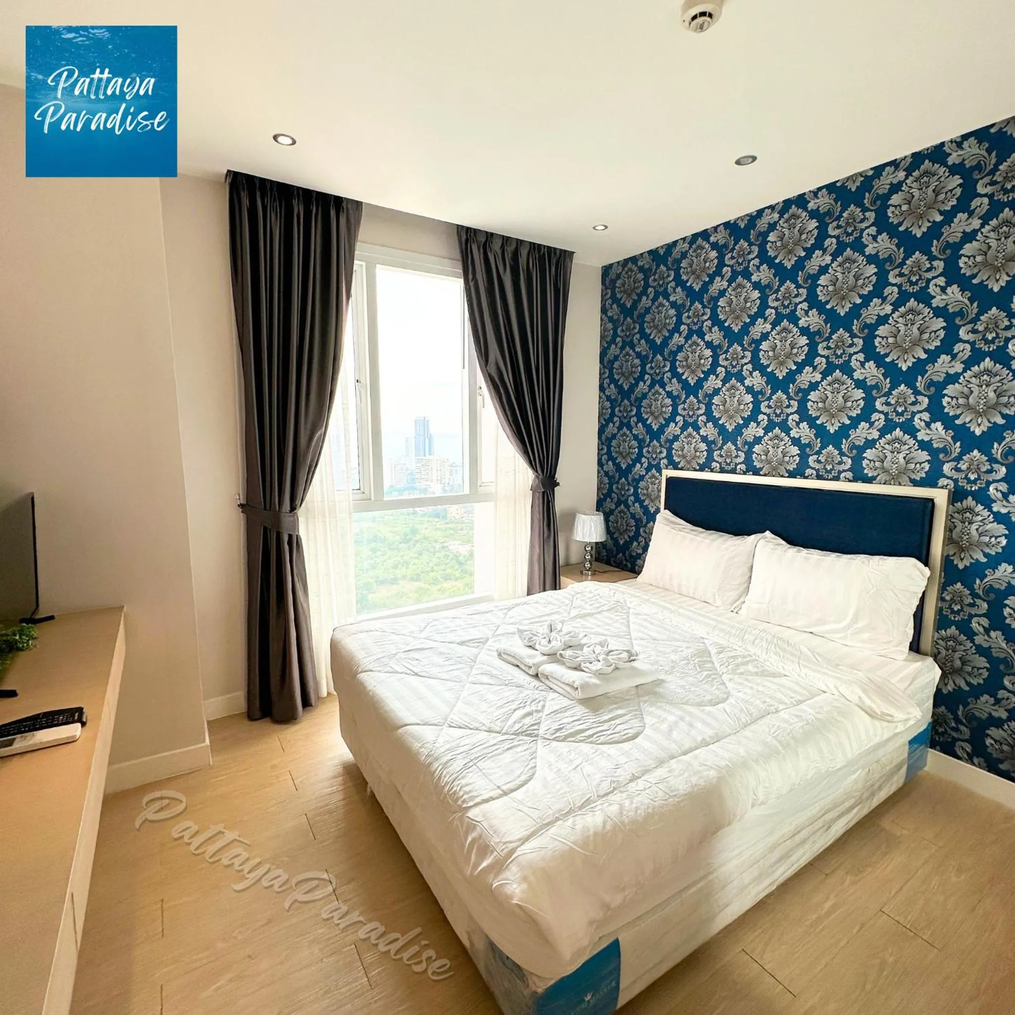 Bed in Grande Caribbean Resort Pattaya