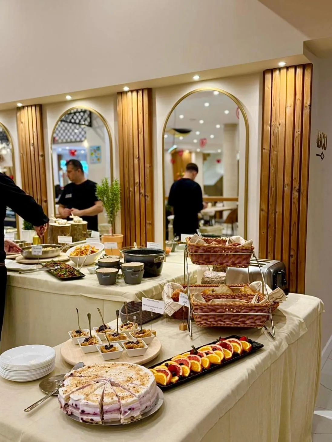 Restaurant/places to eat in Pirin Sense Apartment Complex